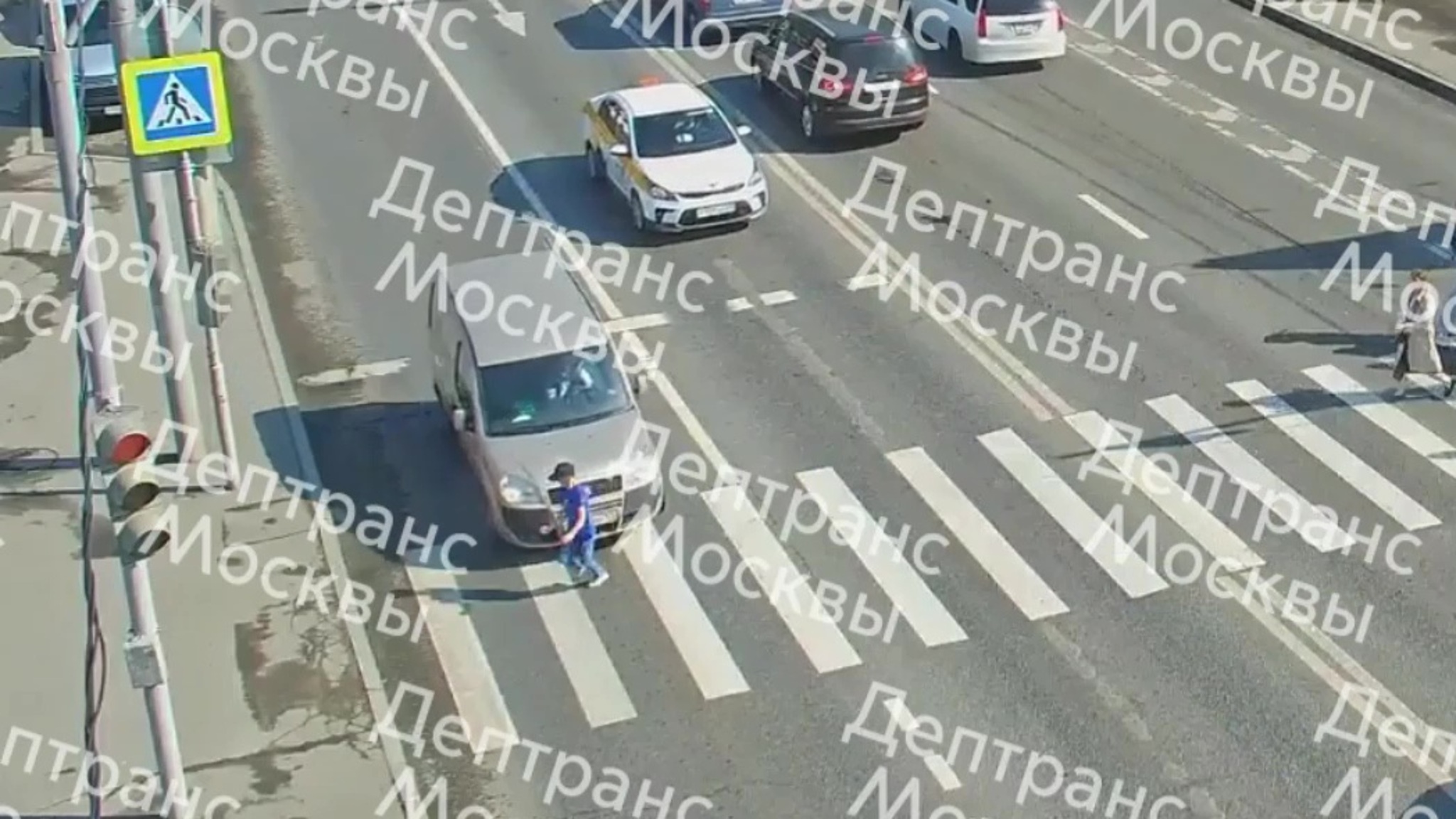 Лихач сбил девятилетнего мальчика на переходе на юго-востоке Москвы