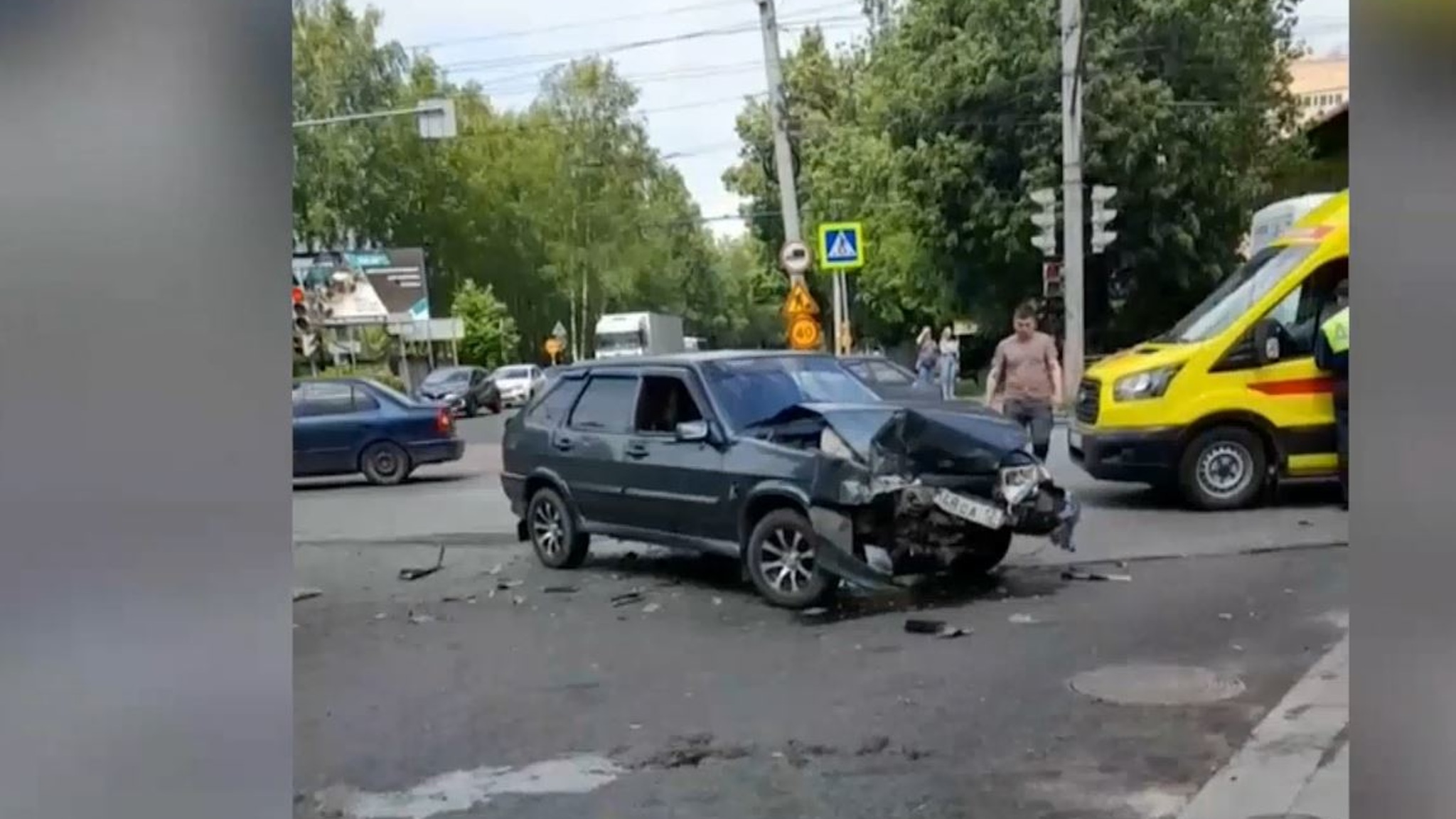 Дети 9 и 15 лет пострадали в аварии в Йошкар-Оле