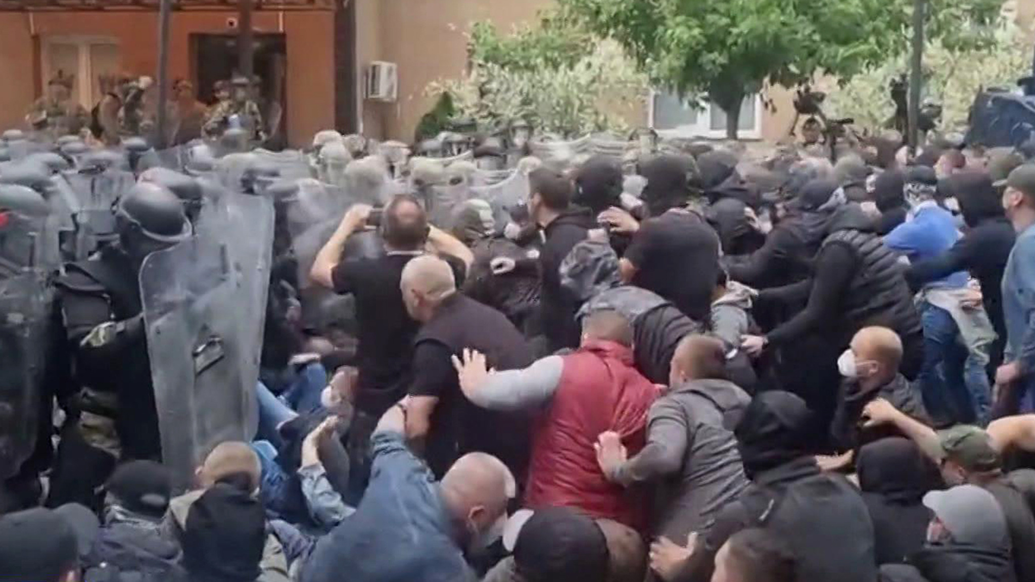 Противостояние в Косове может вылиться в масштабный конфликт