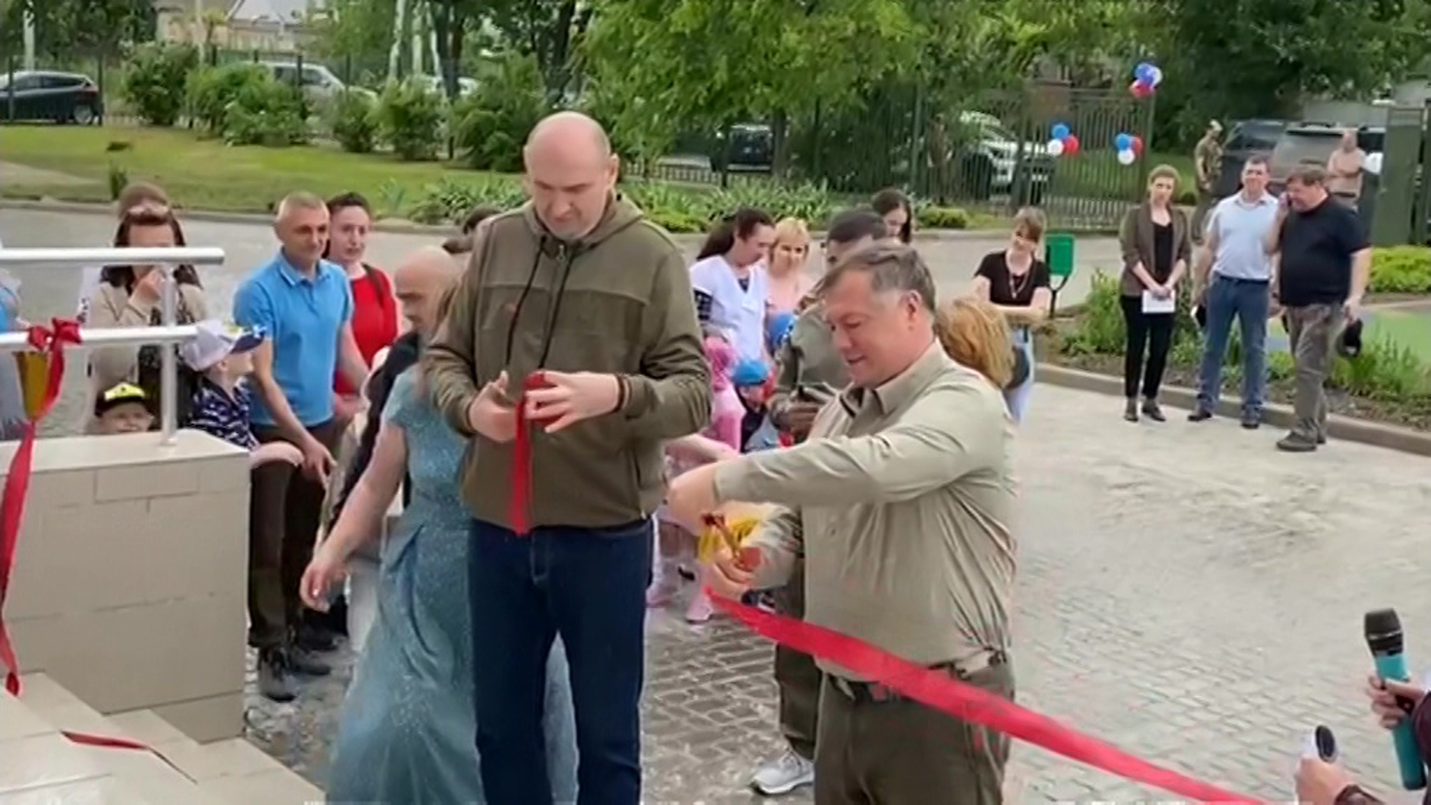 К 1 сентября в Мариуполе восстановят все школы и детские сады
