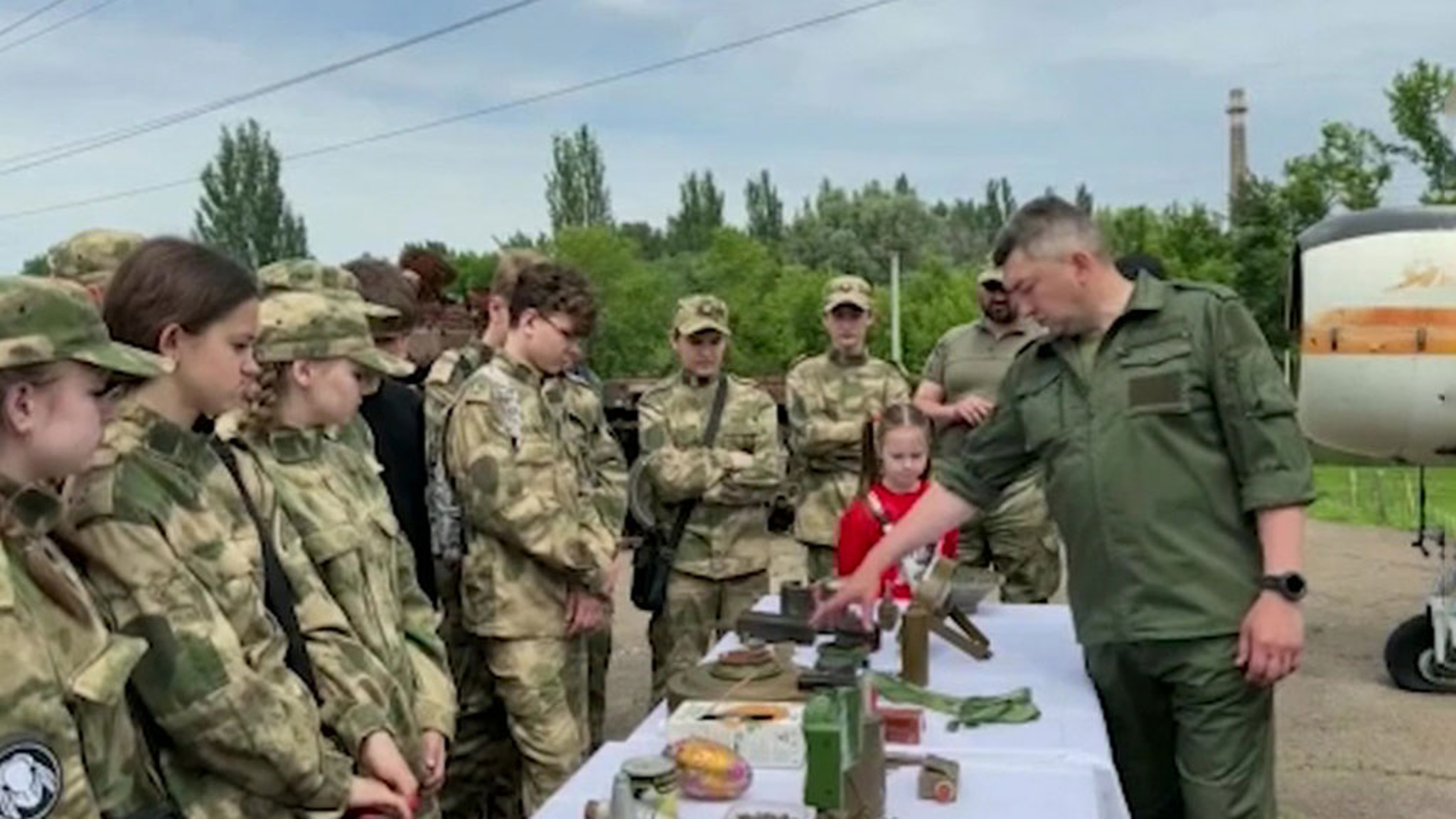 Как начинается лето в прифронтовом городе