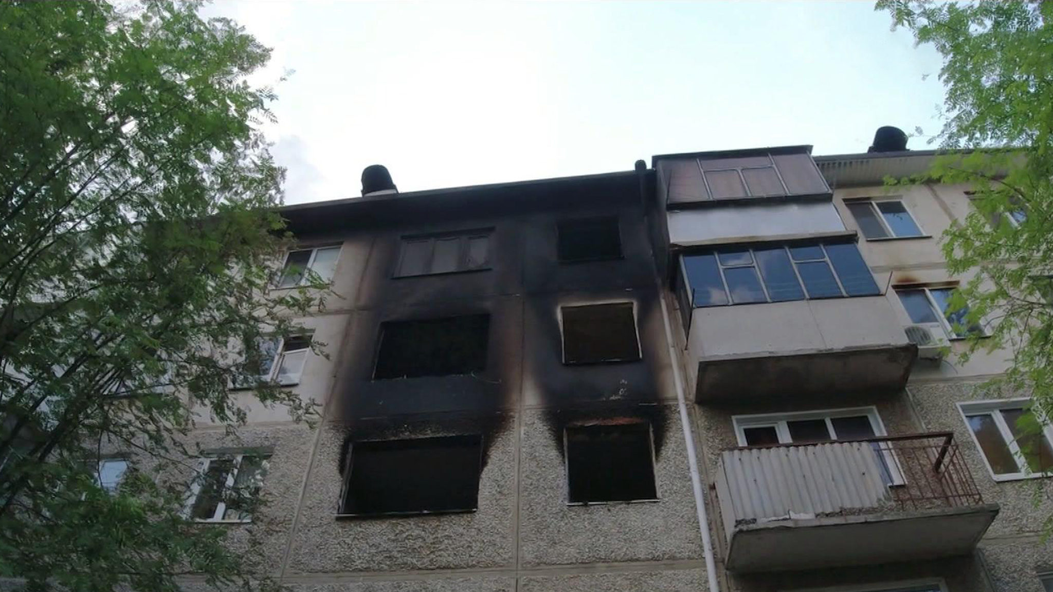 Волонтеры раздают шебекинцам гумпомощь под обстрелами