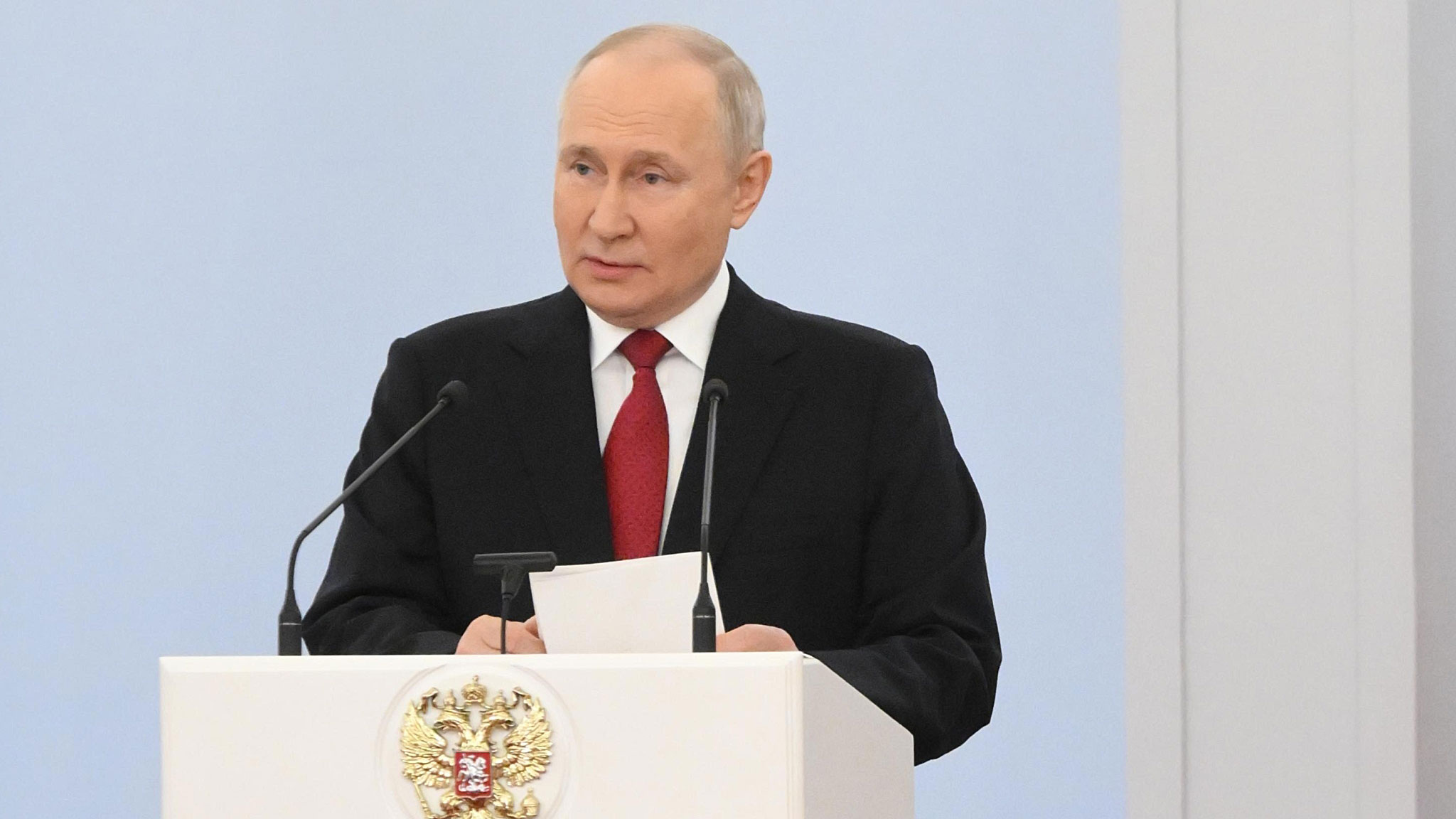 Владимир Путин: в основе России – вера и люди