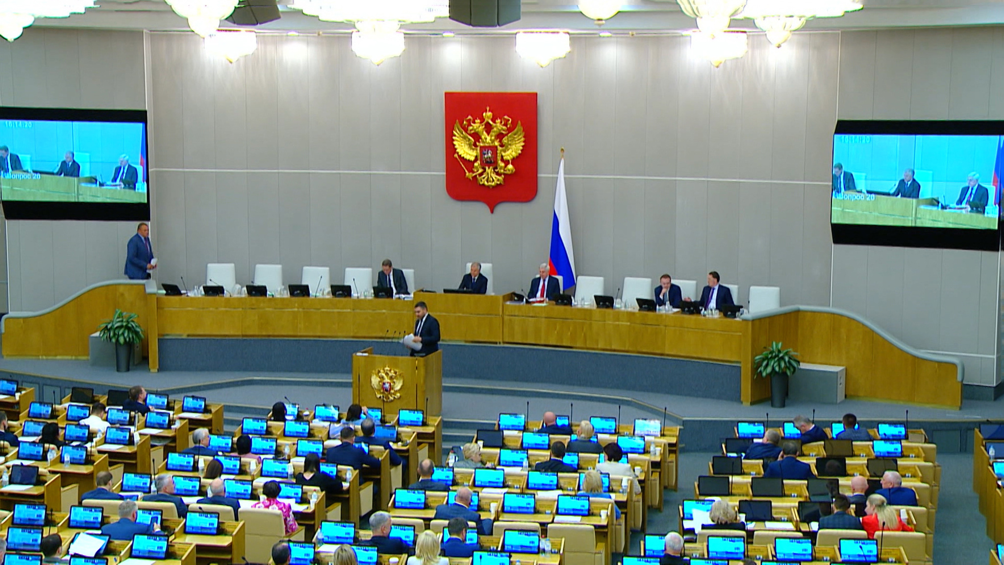 Госдума до конца весенней сессии может принять закон о запрете операций по смене пола