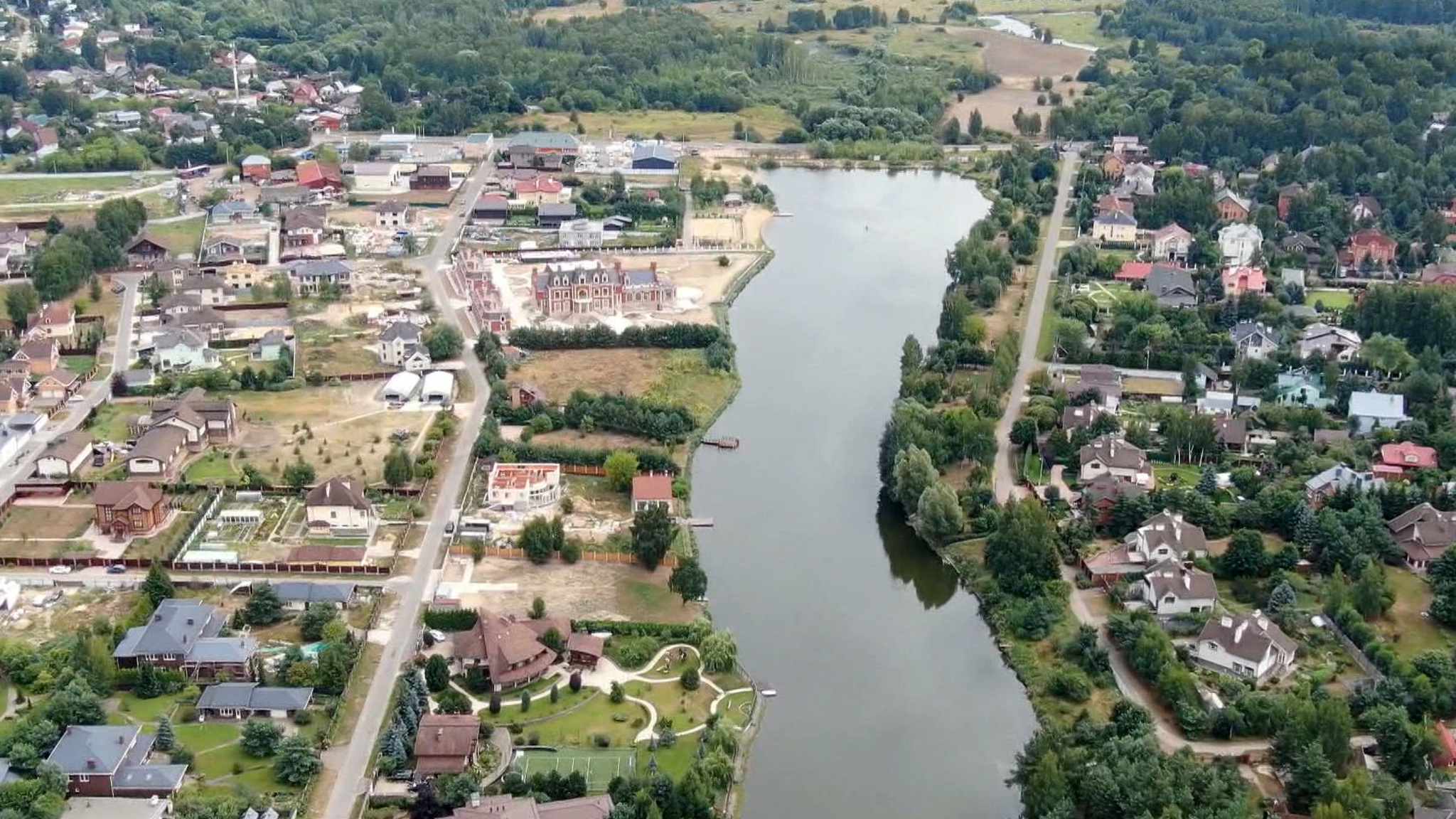 Коттеджный поселок отгородит водоемы от местных жителей