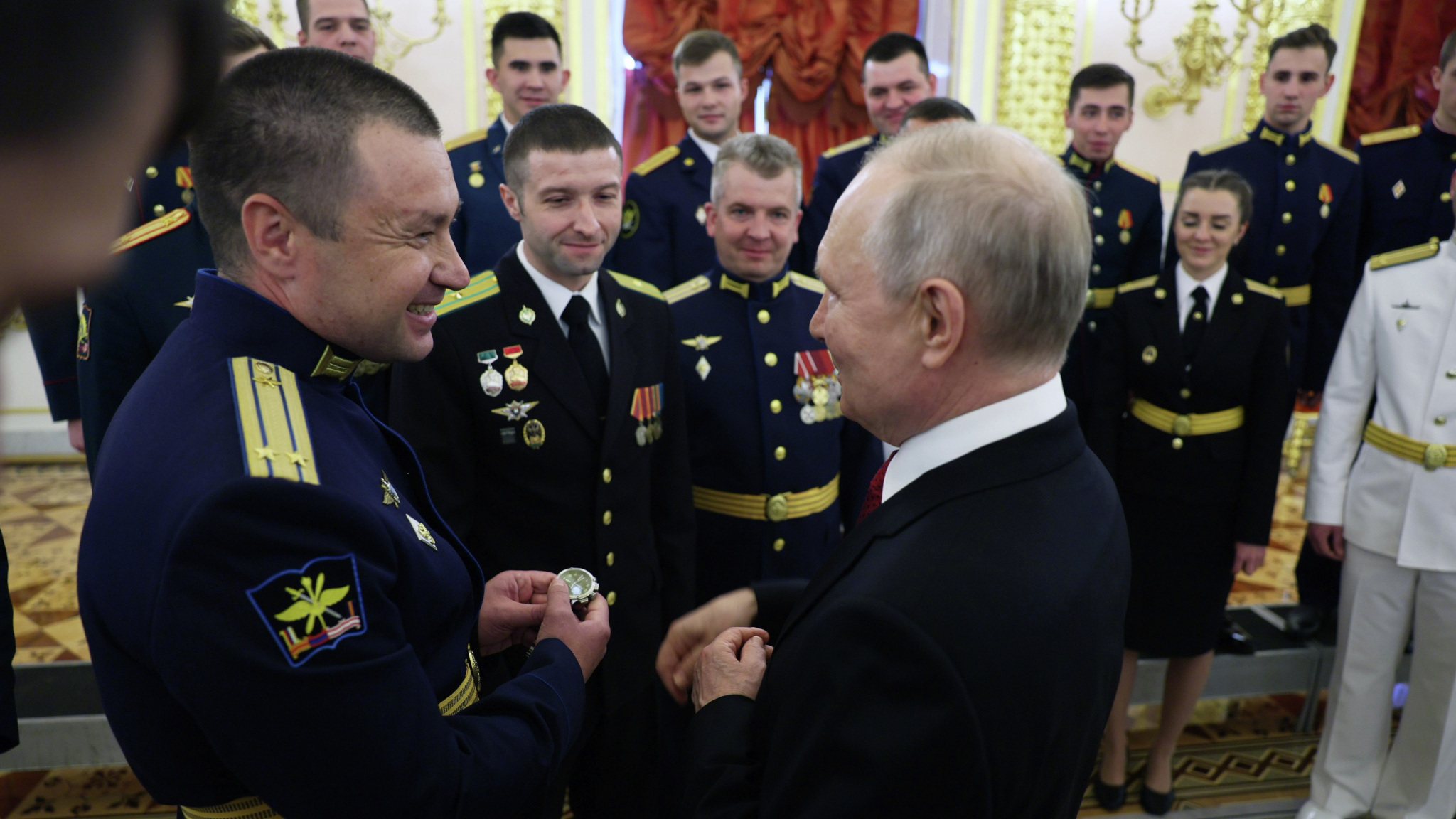 Президент напутствовал элиту вооруженных сил