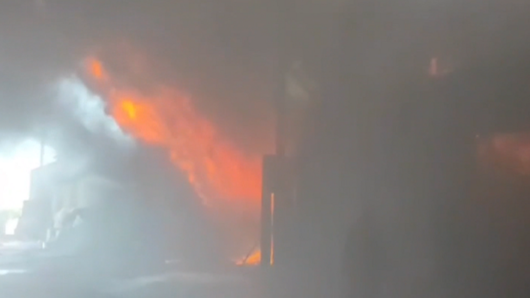 Пожар в ТЦ "Альтус" Аксайского района. Хронология происшествия