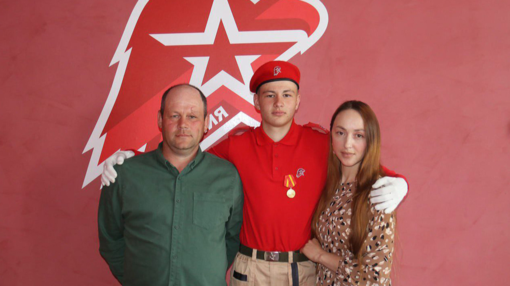 Амурчанин получил высшую юнармейскую награду за подвиг на пожаре