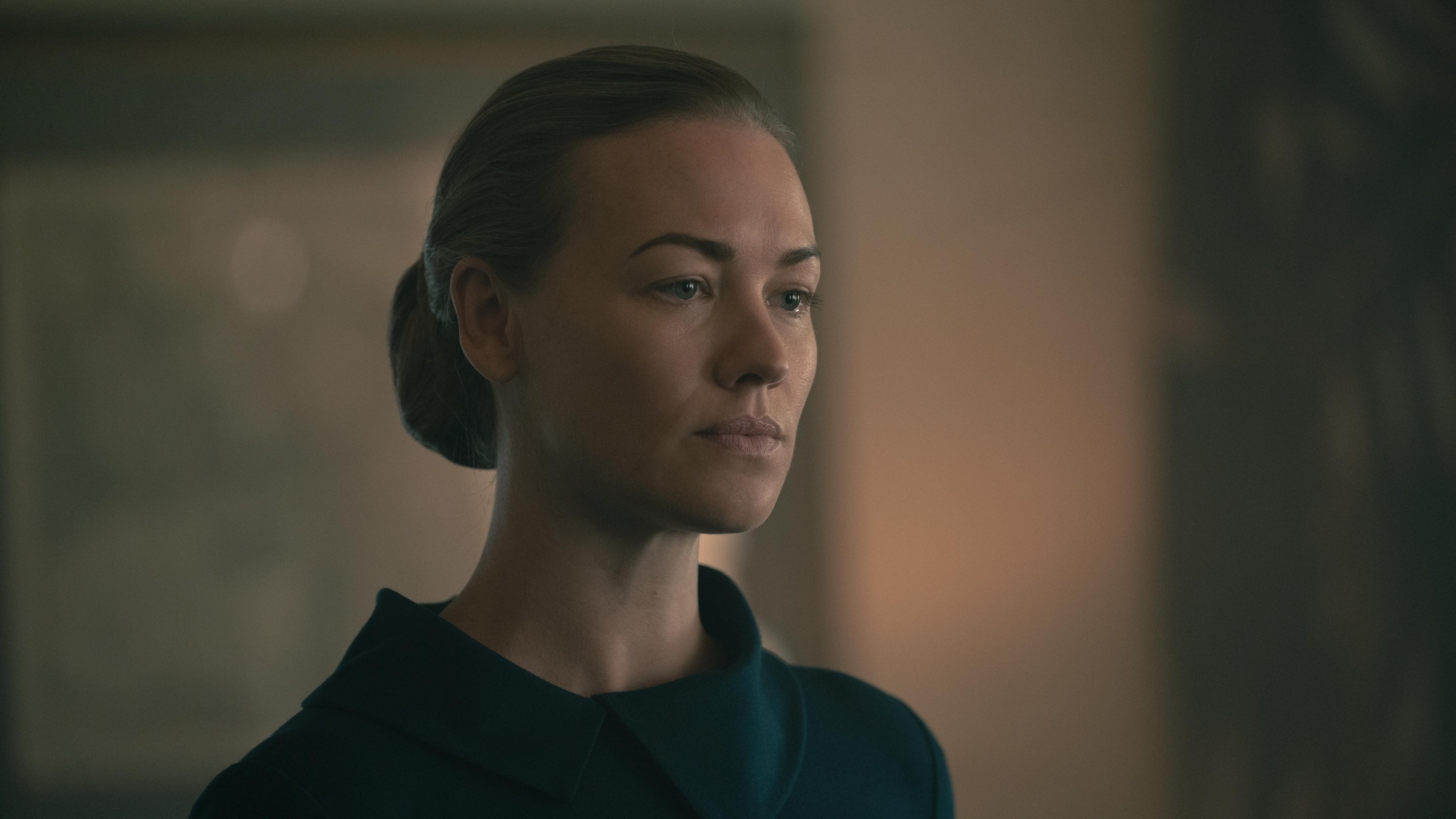 40-летняя звезда сериала "Рассказ служанки" Ивонн Страховски станет мамой в третий раз