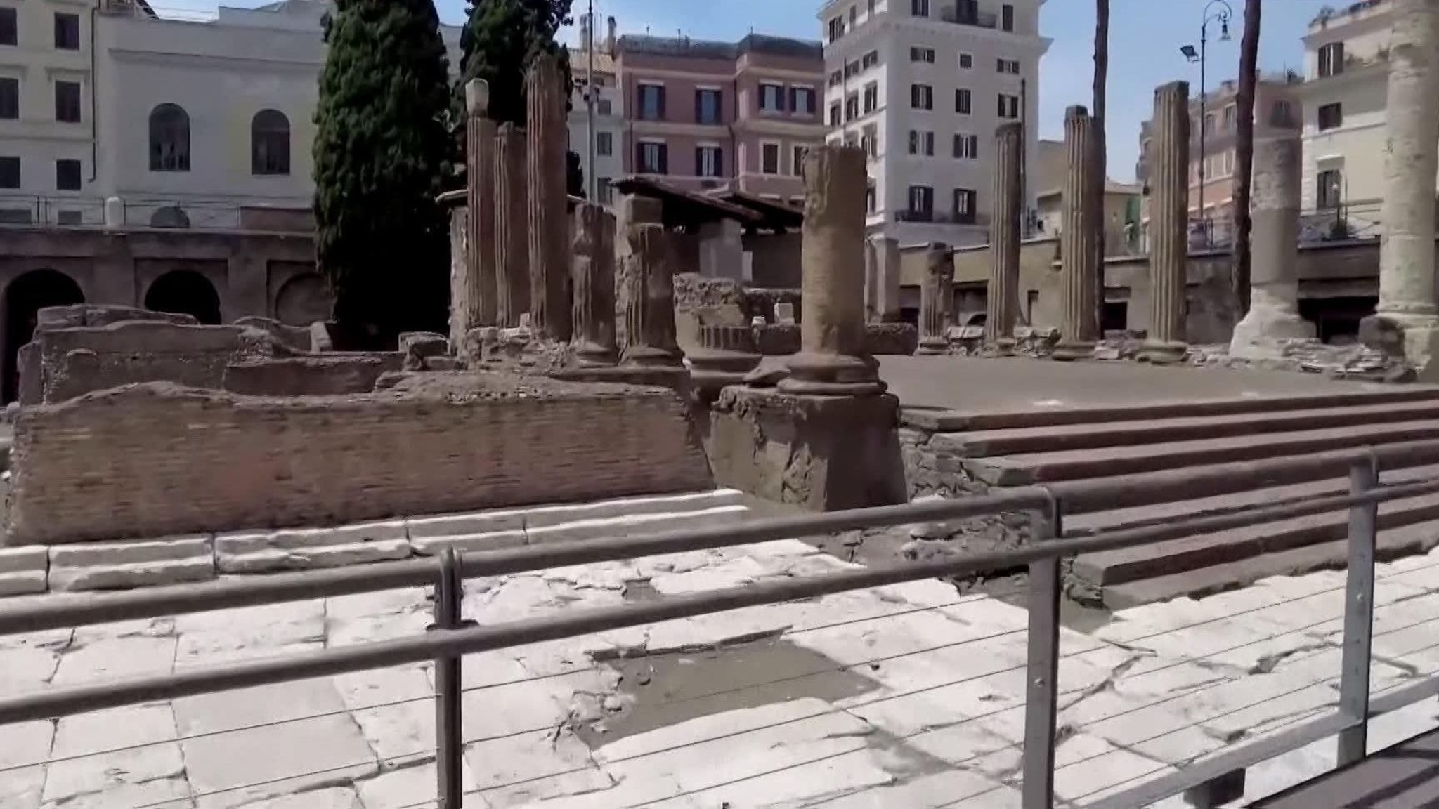 В Риме для туристов открыли предполагаемое место убийства Юлия Цезаря