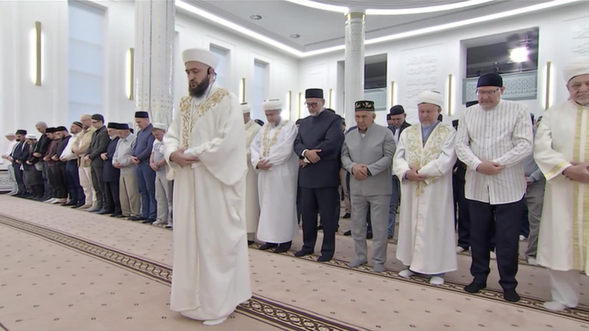 Мусульмане Казани провели утро за чтением Корана