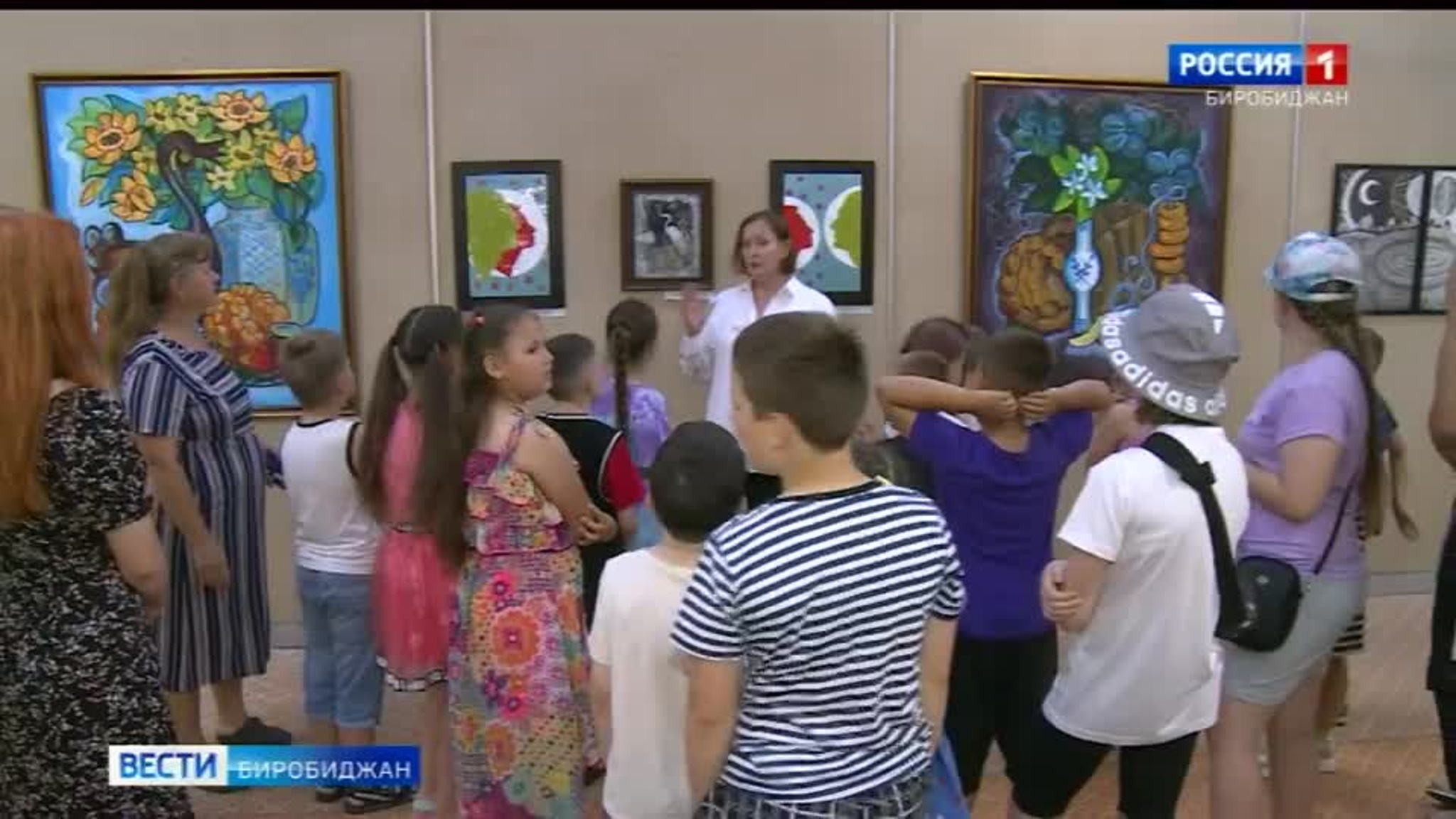 Выставка работ молодых художников из Хабаровского края открылась в Биробиджане