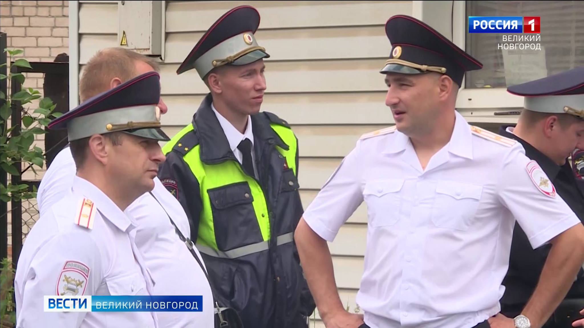 В межмуниципальном отделе ГИБДД "Новгородский" определили лучшего инспектора дорожно-патрульной службы