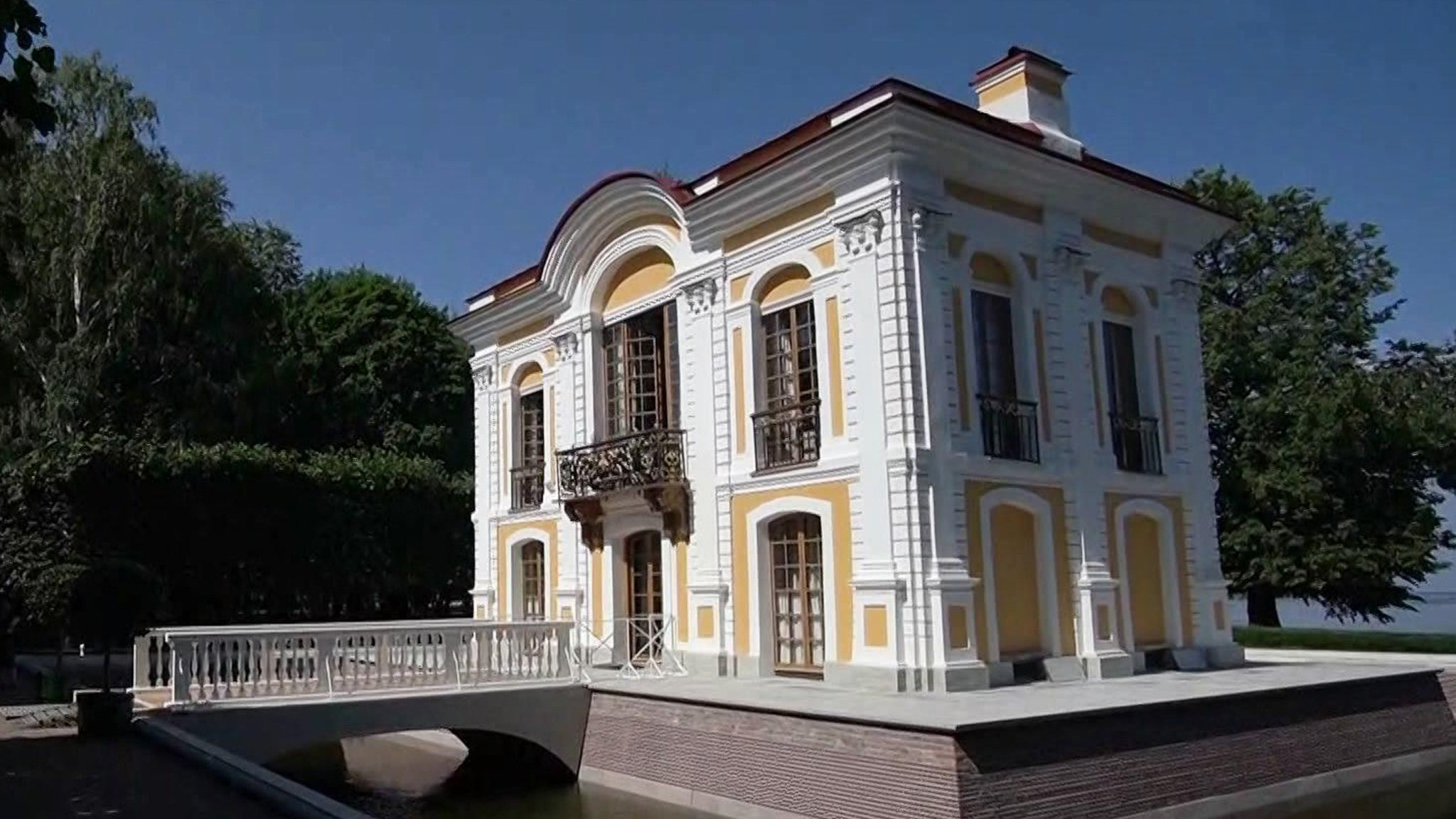Павильон "Эрмитаж" в Петергофе открывается после реставрации