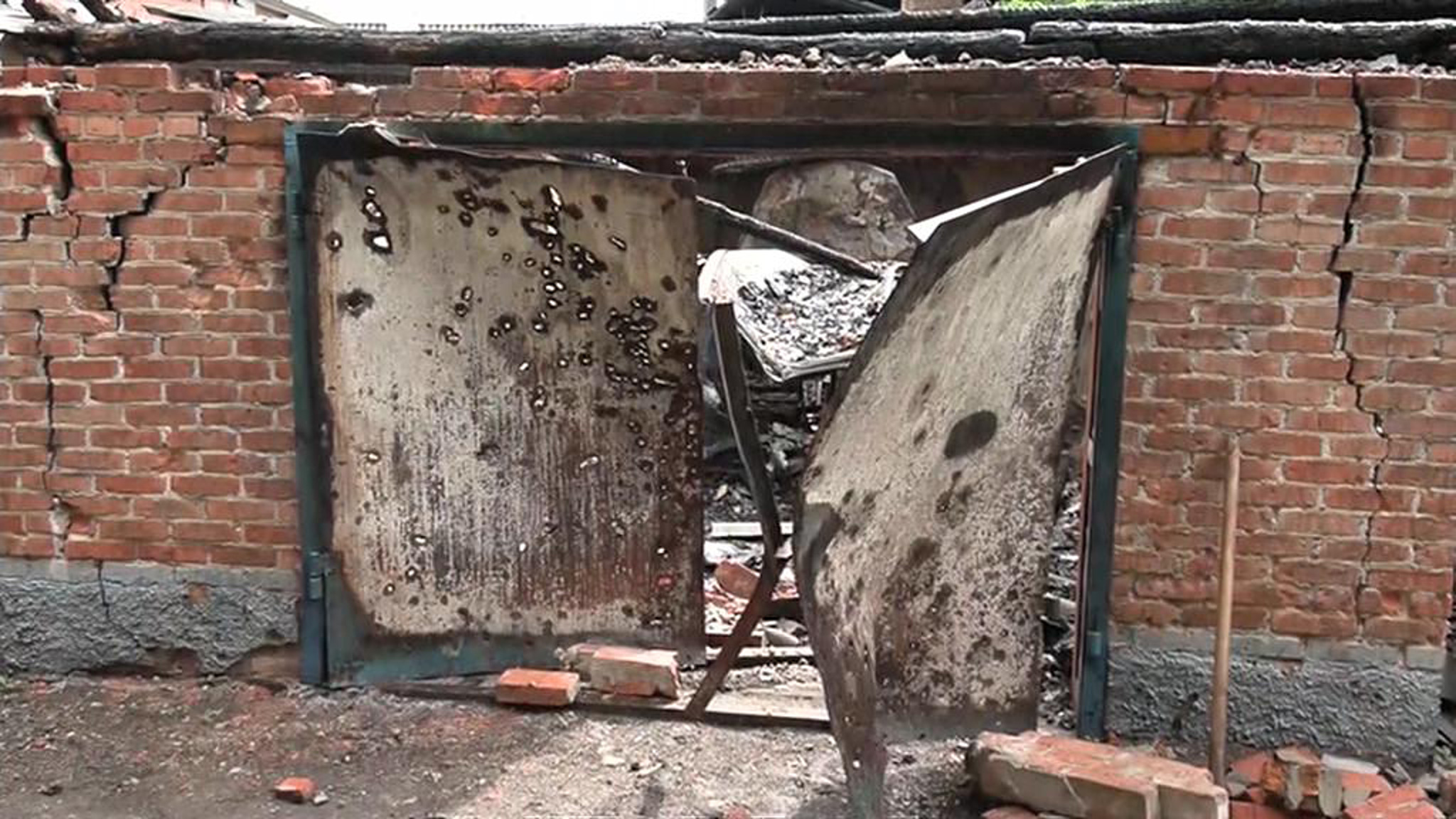 Новую Таволжанку очищают от украинских боеприпасов