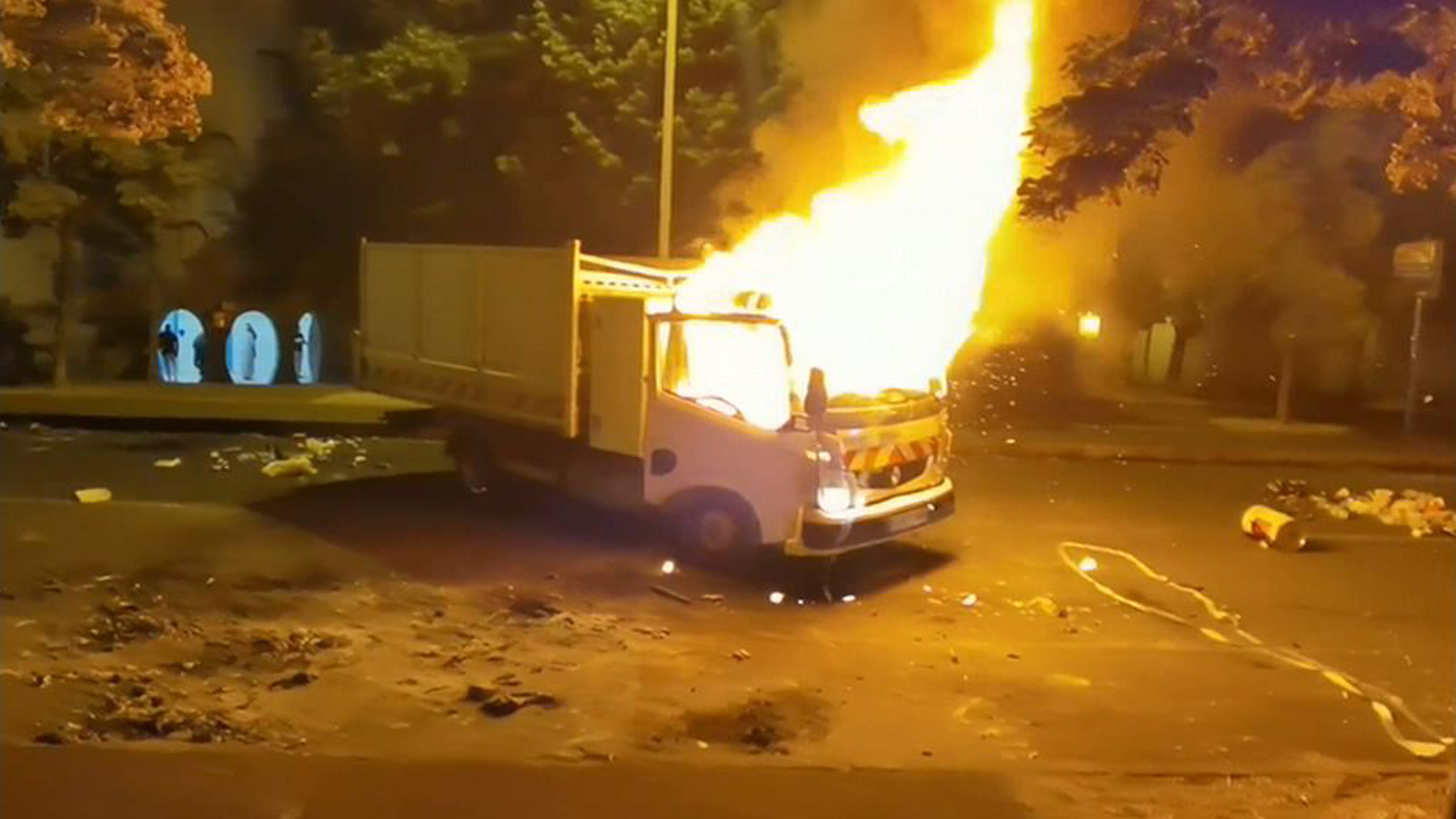Франция пережила еще одну ночь погромов