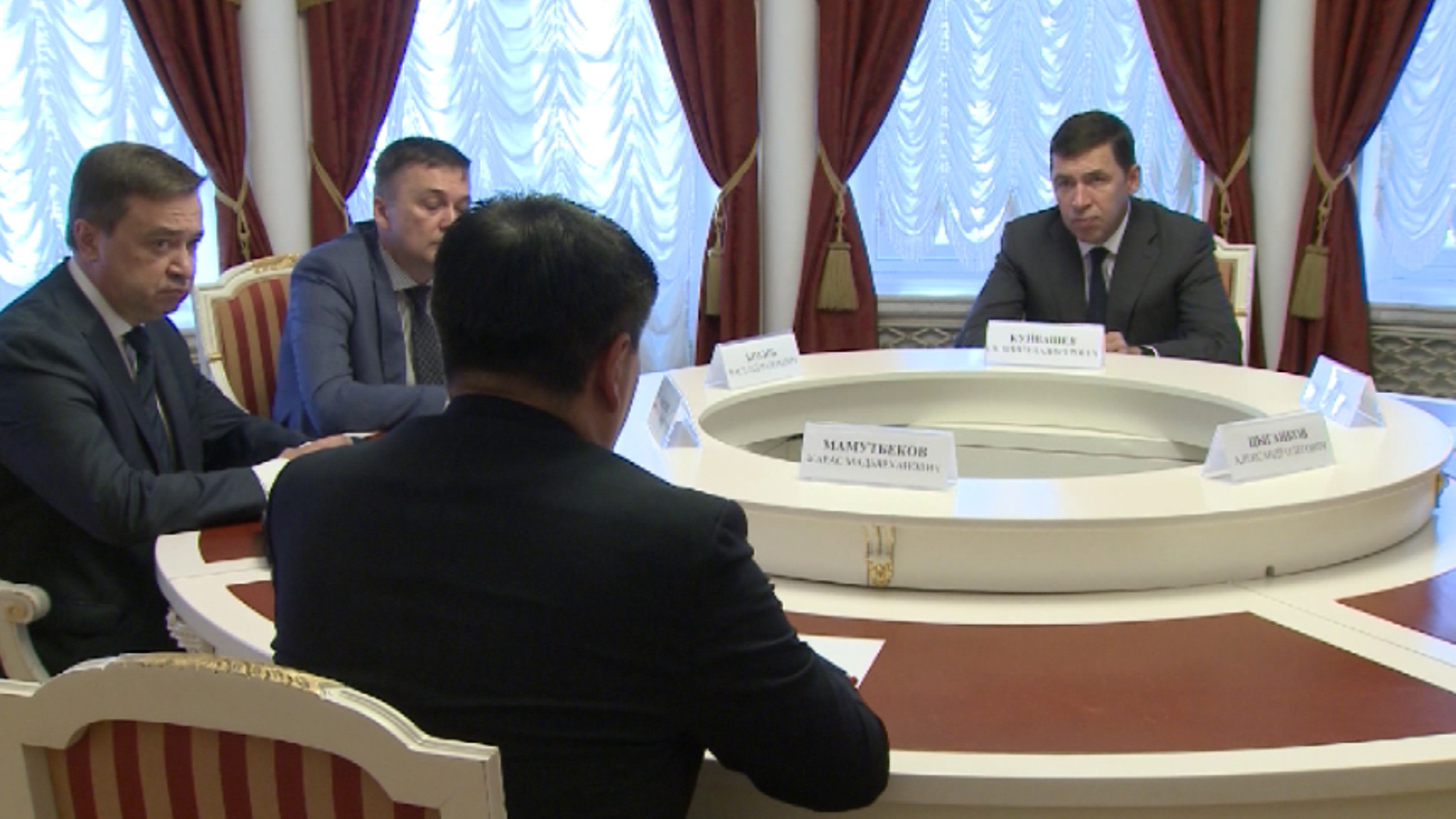 Губернатор Свердловской области и генконсул Казахстана определили основные направления сотрудничества