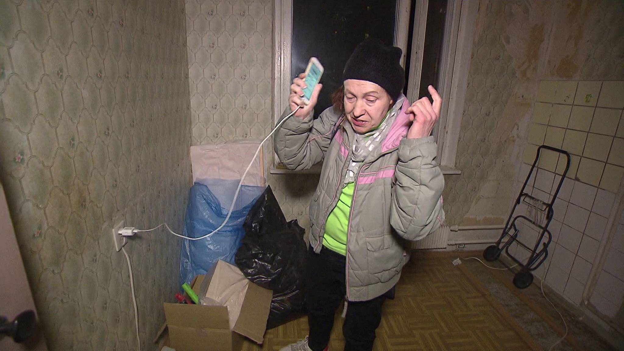 Пришла домой, а там посторонний человек: очередную москвичку оставили без квартиры
