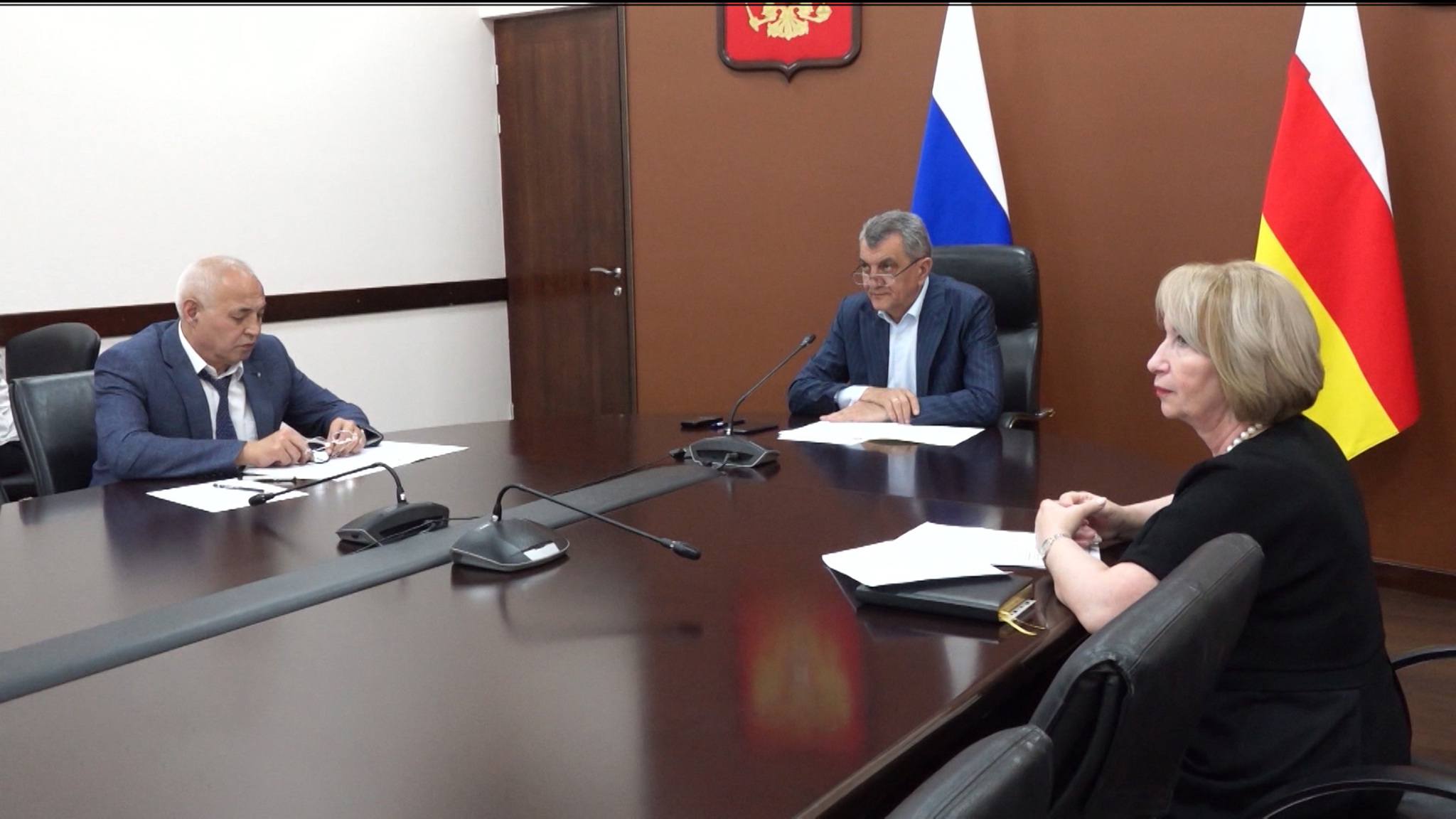 Сергей Меняйло принял участие в приеме граждан и заседании Совета при полпреде президента в СКФО, которые провел Юрий Чайка
