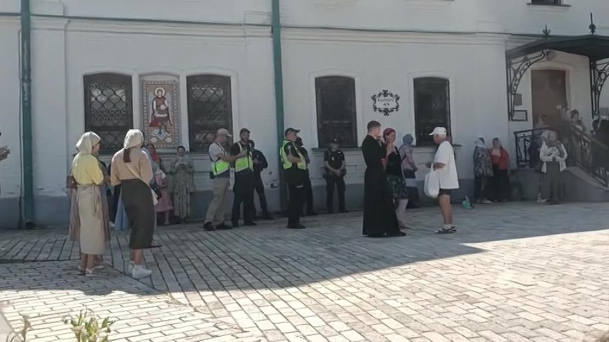 На Украине продолжается борьба за веру
