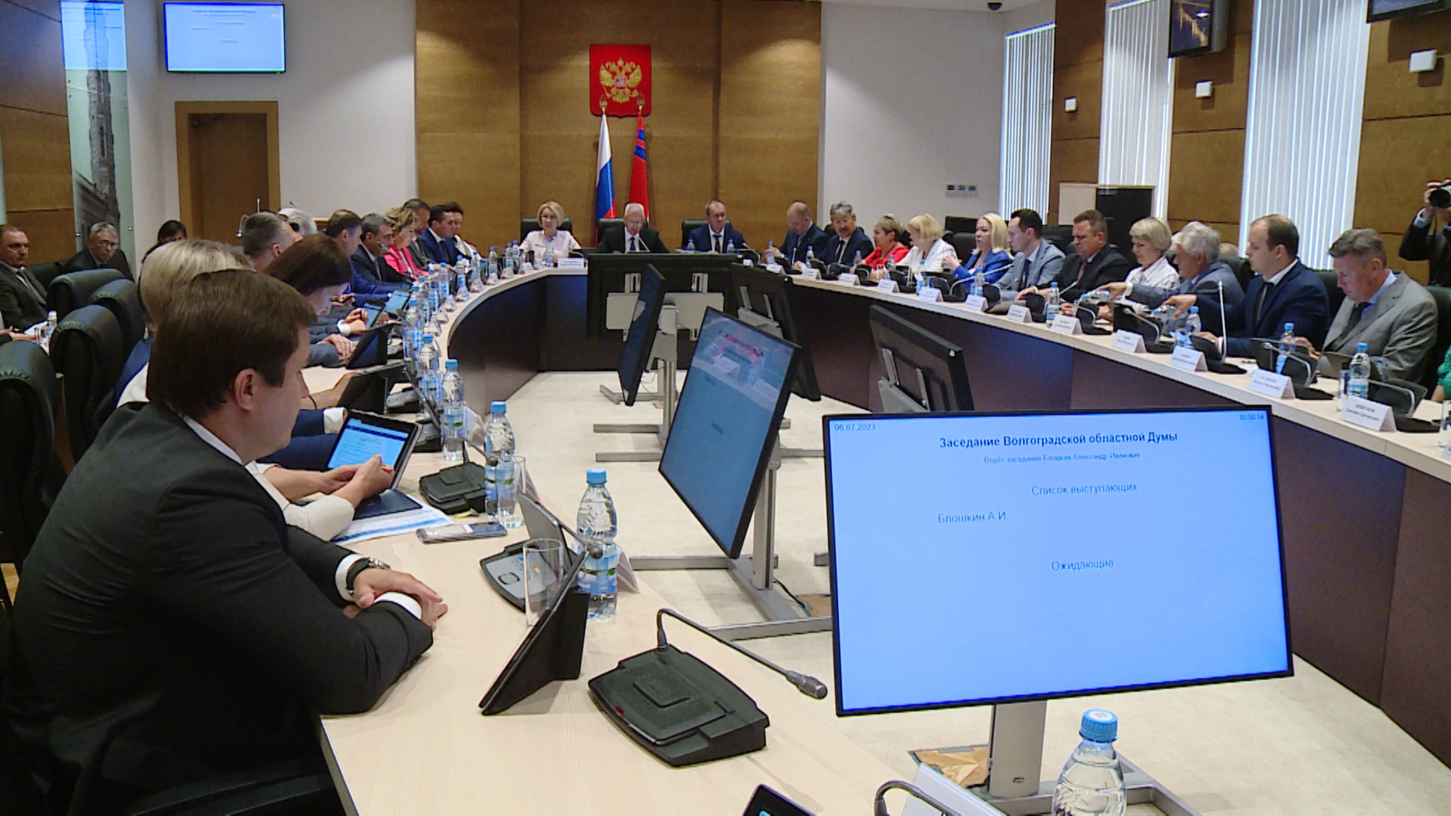 Волгоградские парламентарии объяснили, как будет работать принятый закон о платных парковках