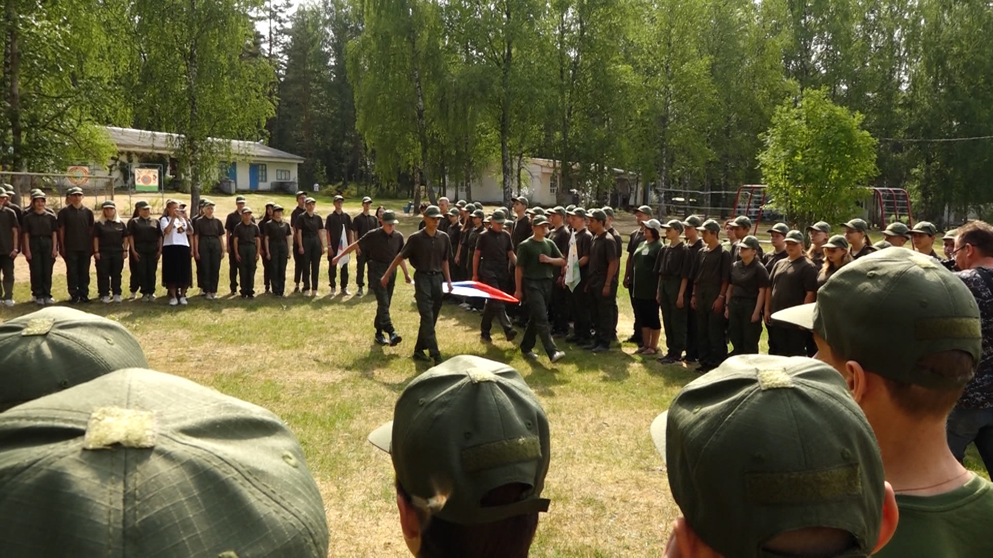 Три недели военной подготовки. В Невельском районе приняли первую смену юных патриотов
