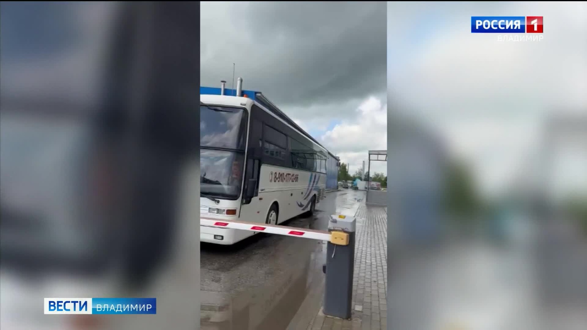 Во Владимире в блокаду на стоянке попали рейсовые автобусы