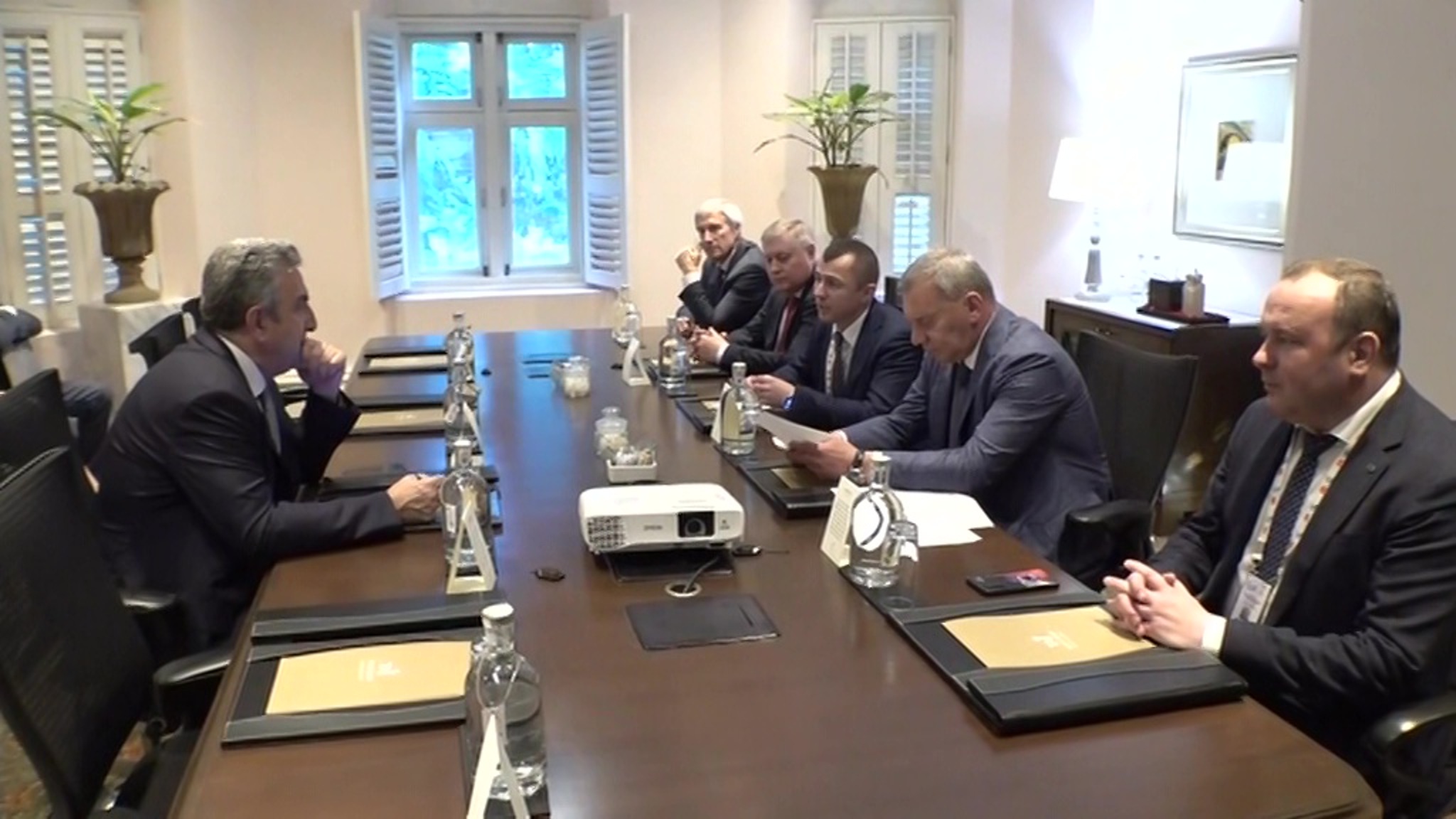 Мир хочет осваивать Космос вместе с Россией