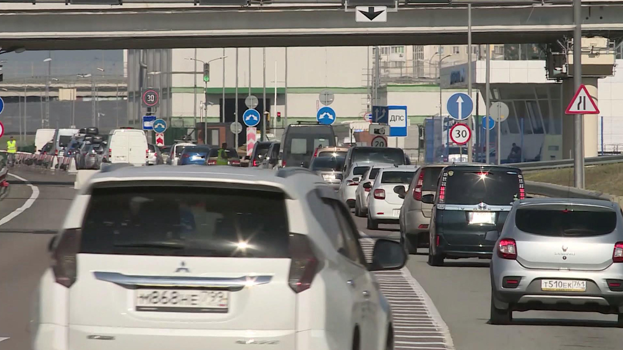 К переправе в Крыму подключились большие десантные корабли