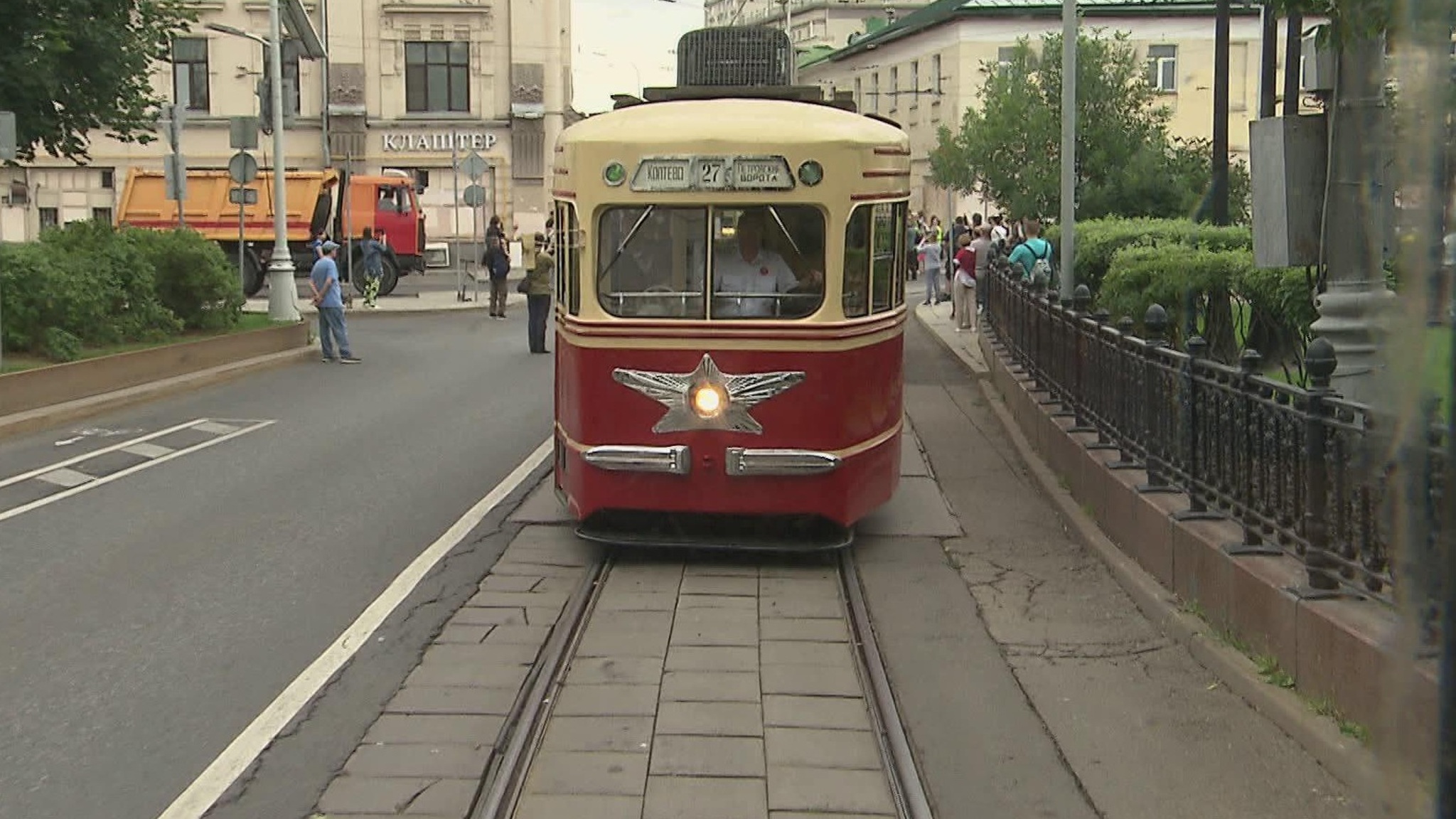 Парад ретротранспорта прошёл в столице