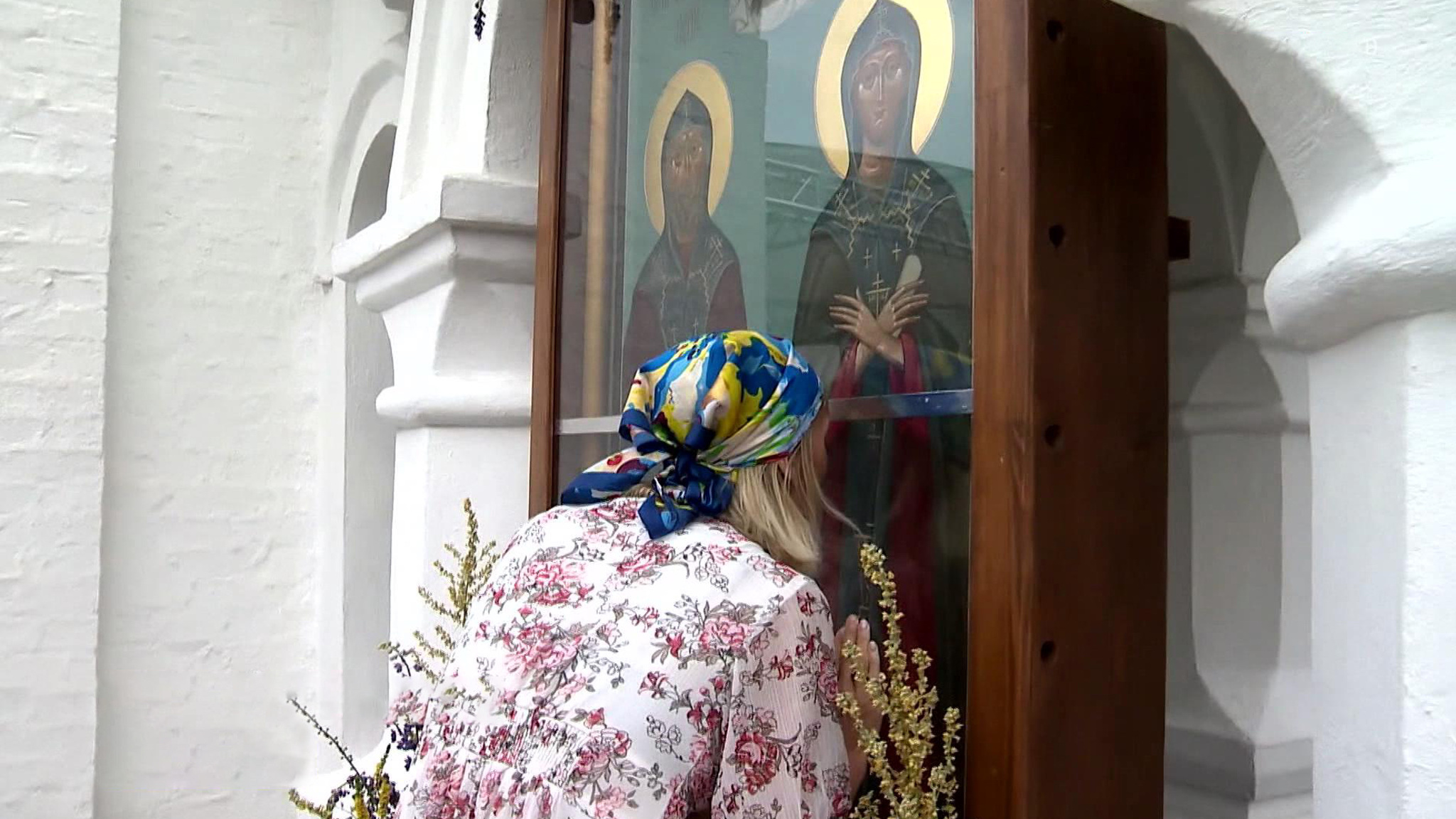 Почему в День любви, семьи и верности дарят ромашки