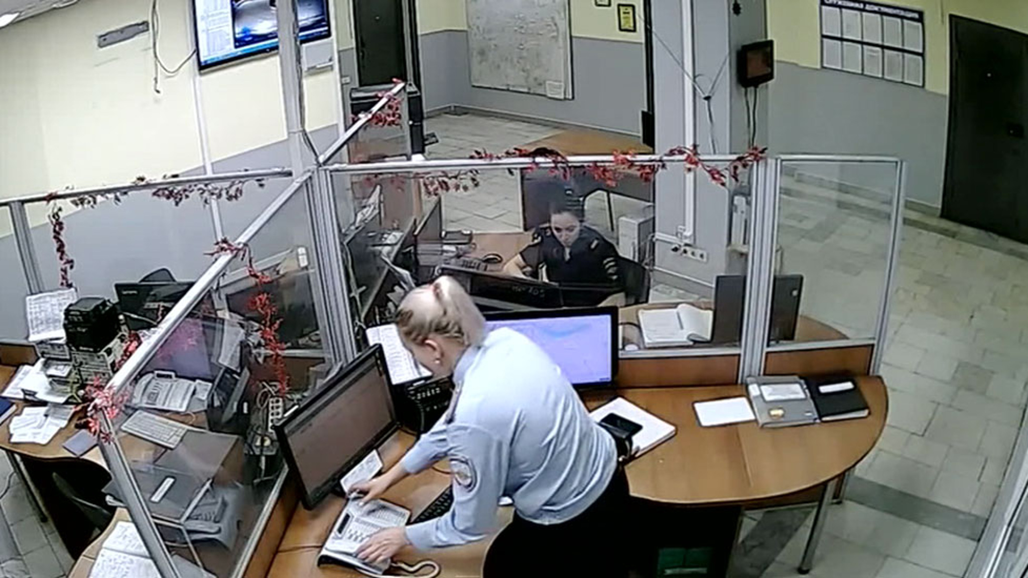 Полицейские, из-за халатности которых убили девушку, получили слишком мягкое наказание