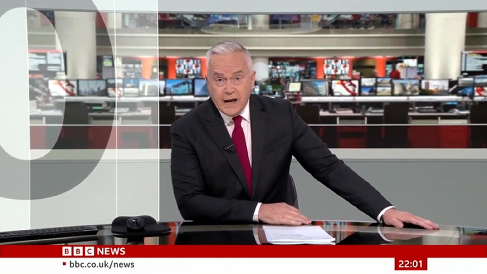 Ведущий BBC попал в больницу после обвинений в порочащей связи с подростком