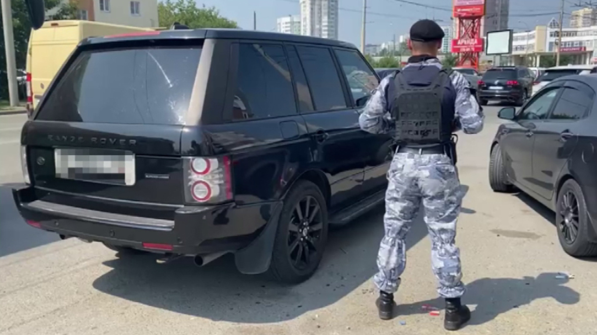 В Екатеринбурге фирма лишилась дорогостоящего автомобиля из-за долгов