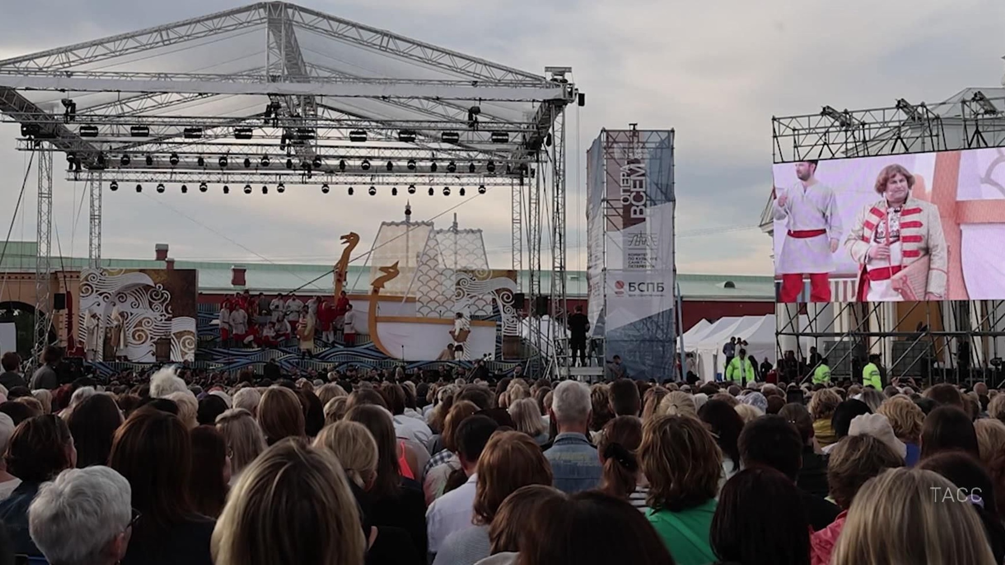 Международный фестиваль "Опера – всем" открылся в Петербурге