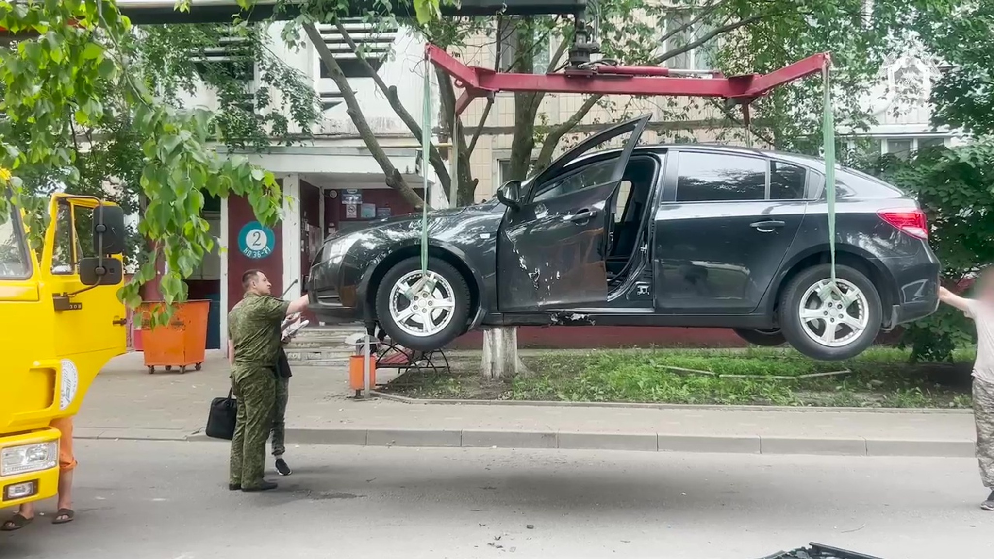 Взорванный в Белгороде автомобиль сняли на видео