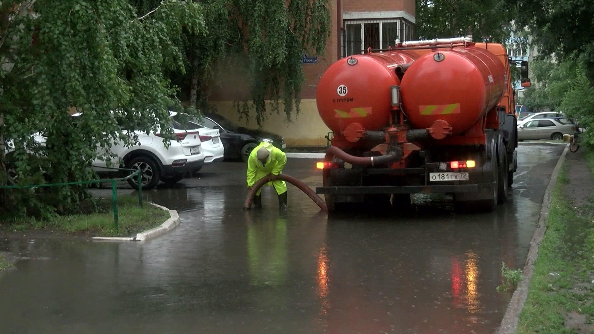 Сильнейший ураган обрушился на Красноярский край