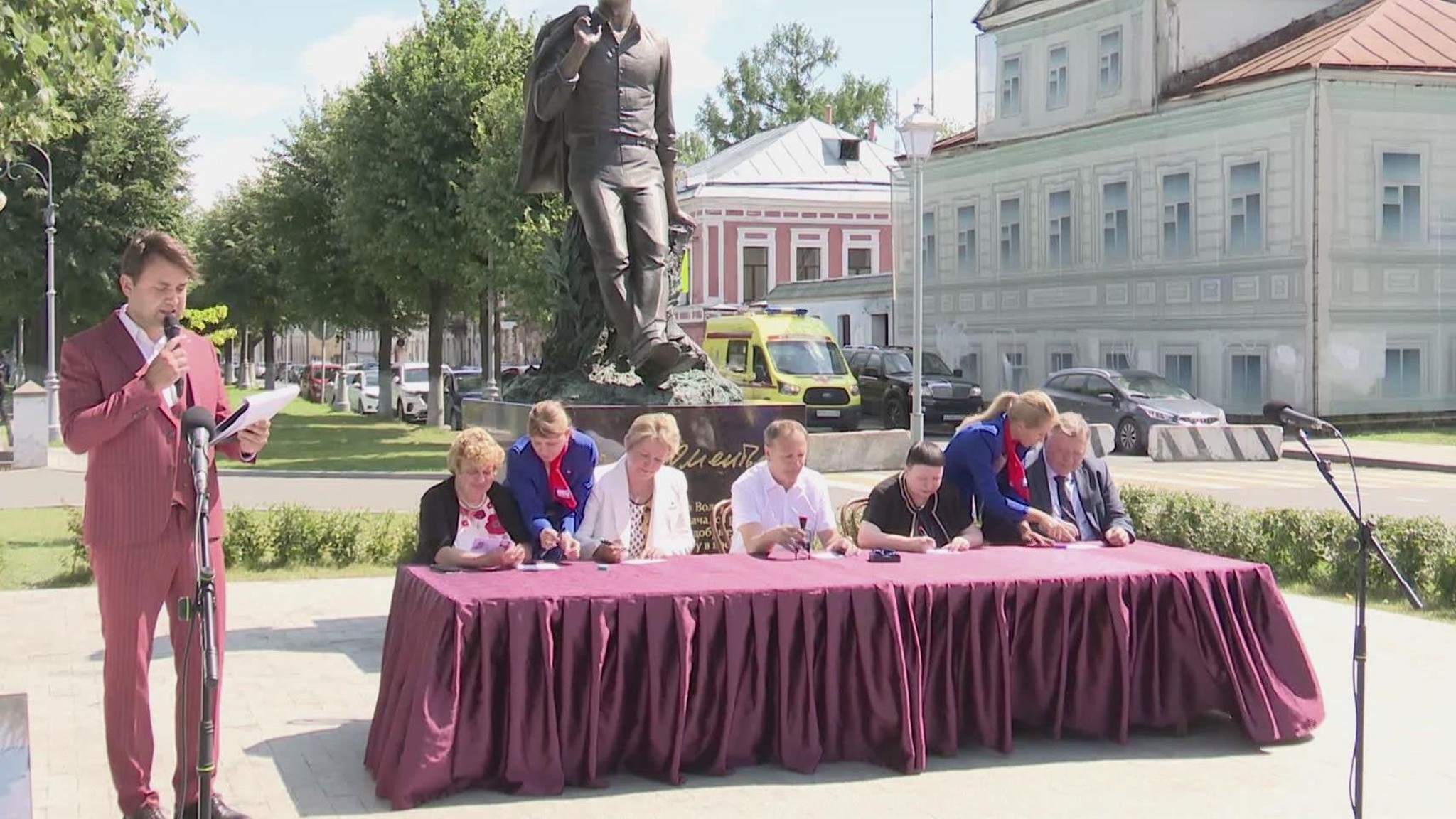 В Твери названы победители конкурса молодых поэтов "Зеленый листок"