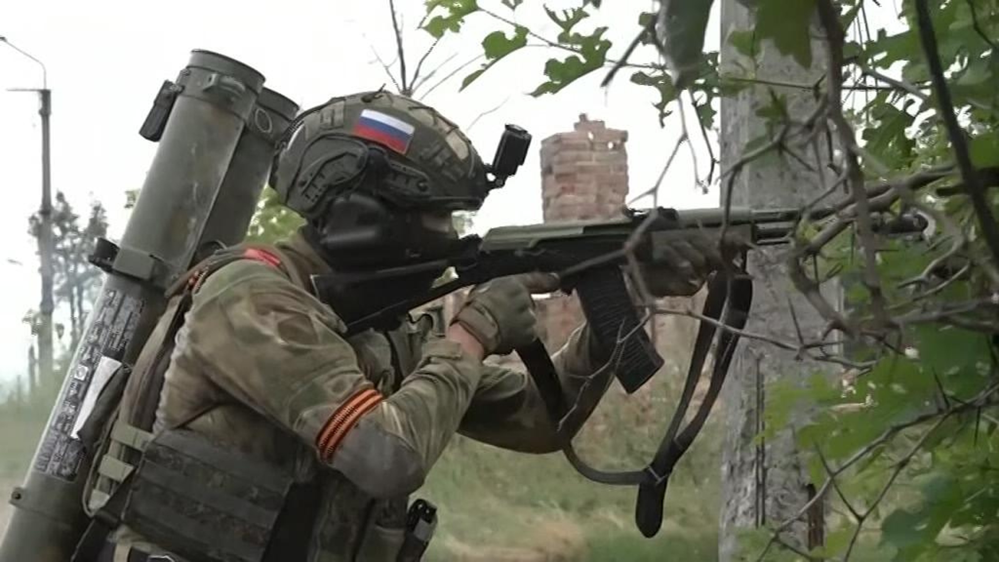 За сутки российские военные отбили 13 атак ВСУ на Донецком направлении