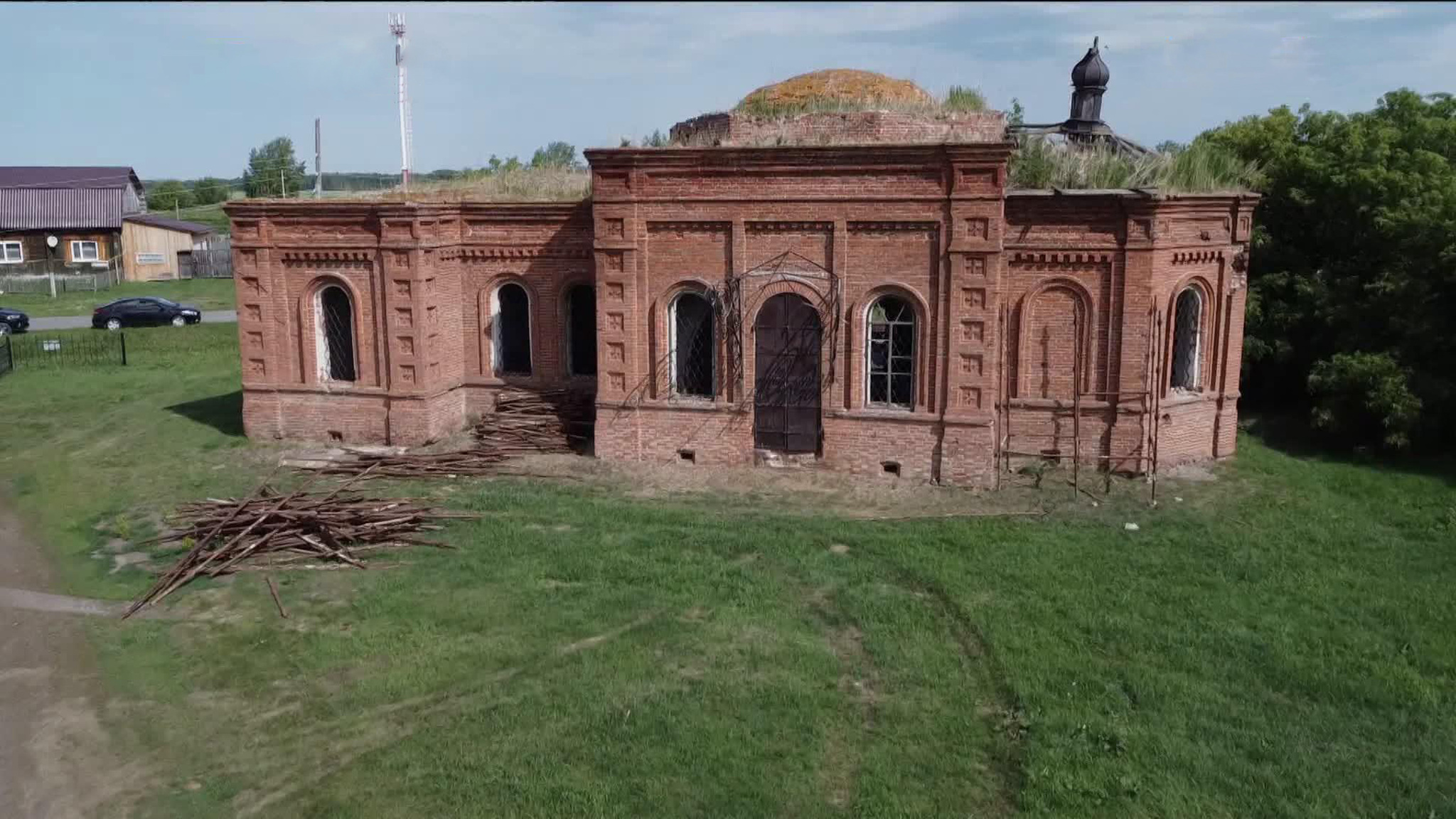 Как спасают от разрушения Троицкий храм в селе Южно-Плетнево