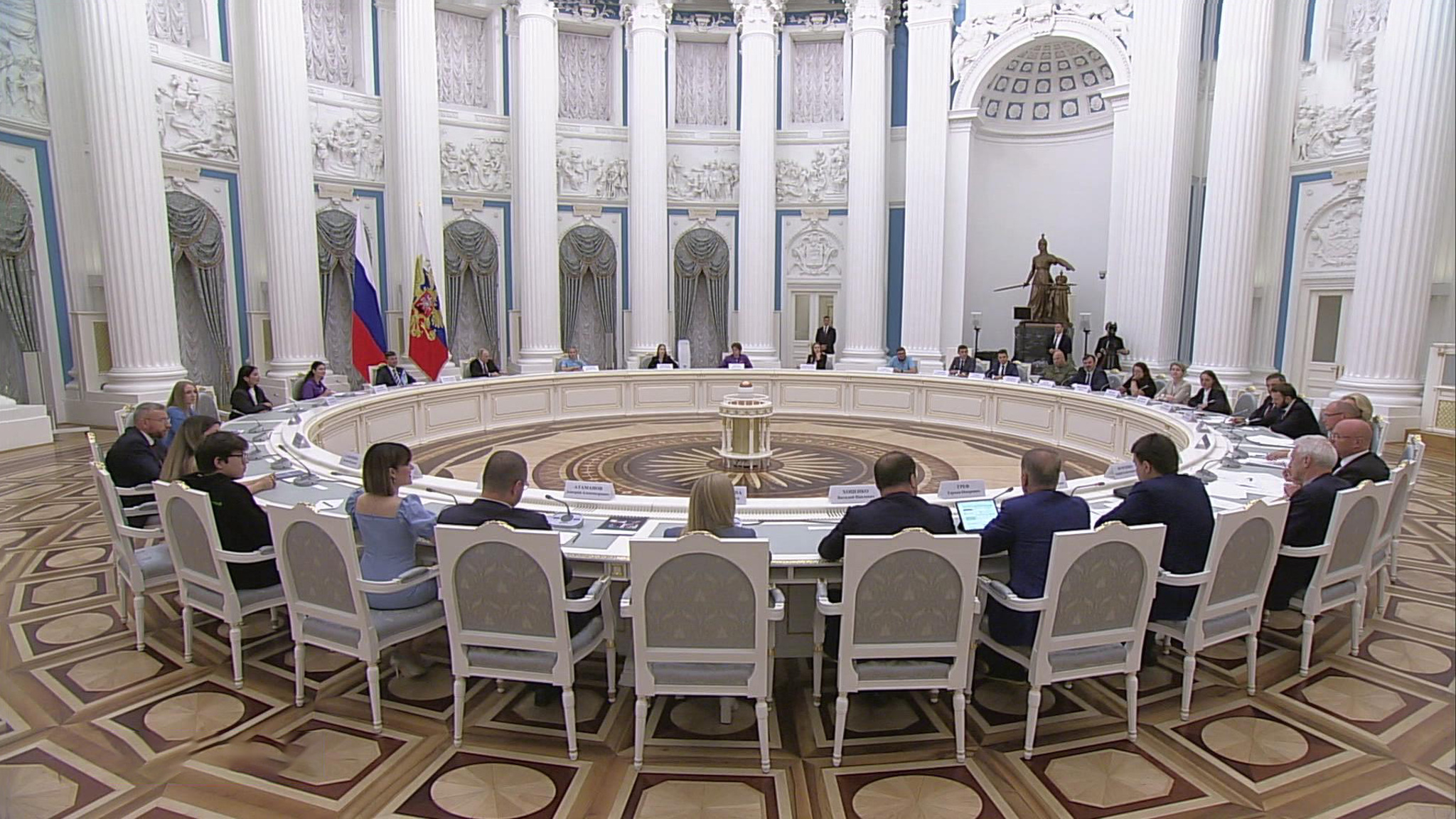 "Россия – страна возможностей": себя смогли реализовать уже миллионы