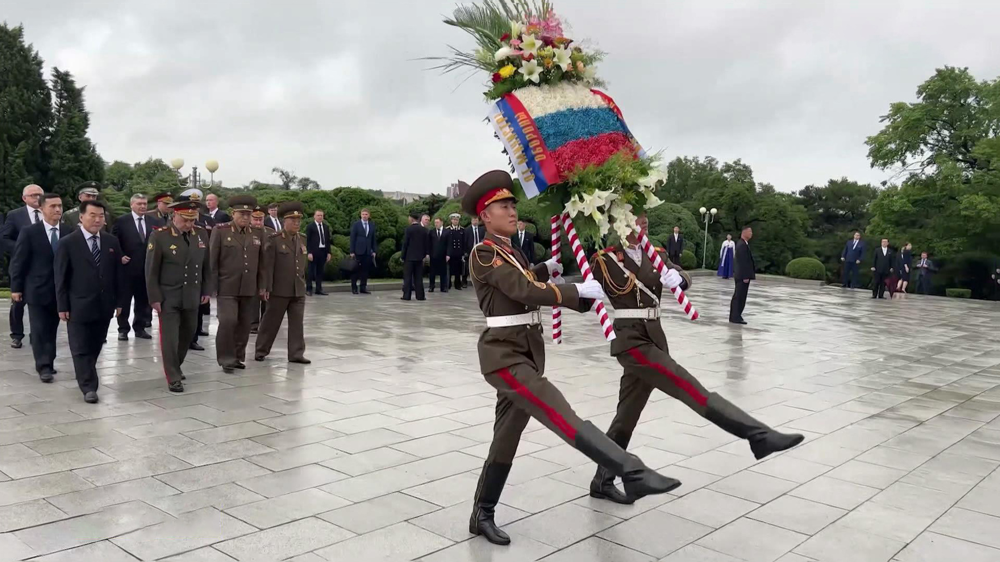 Россия будет укреплять военное сотрудничество с КНДР