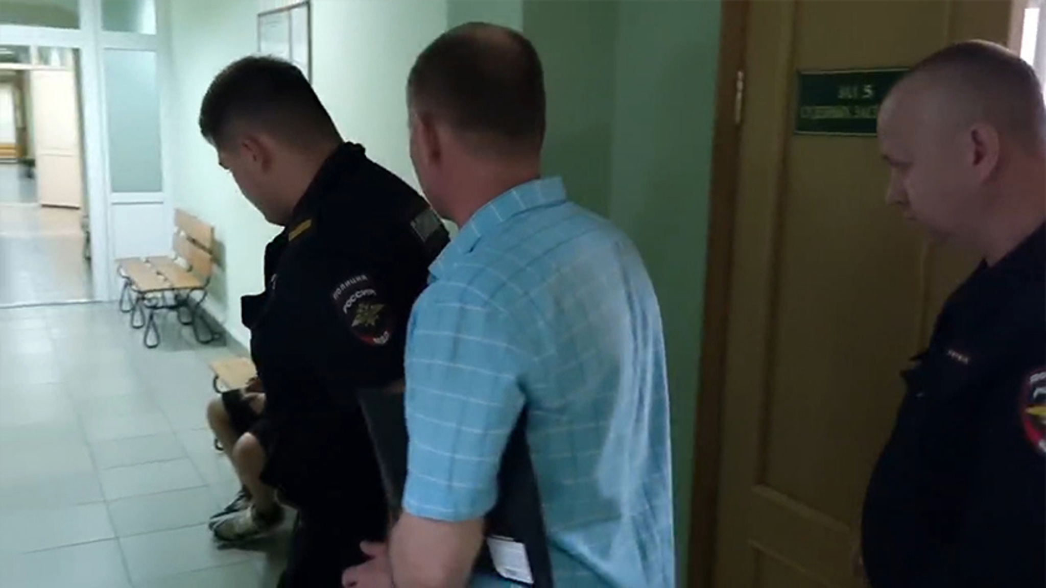 В колонию строгого режима отправился посредник крупной взятки в Приамурье