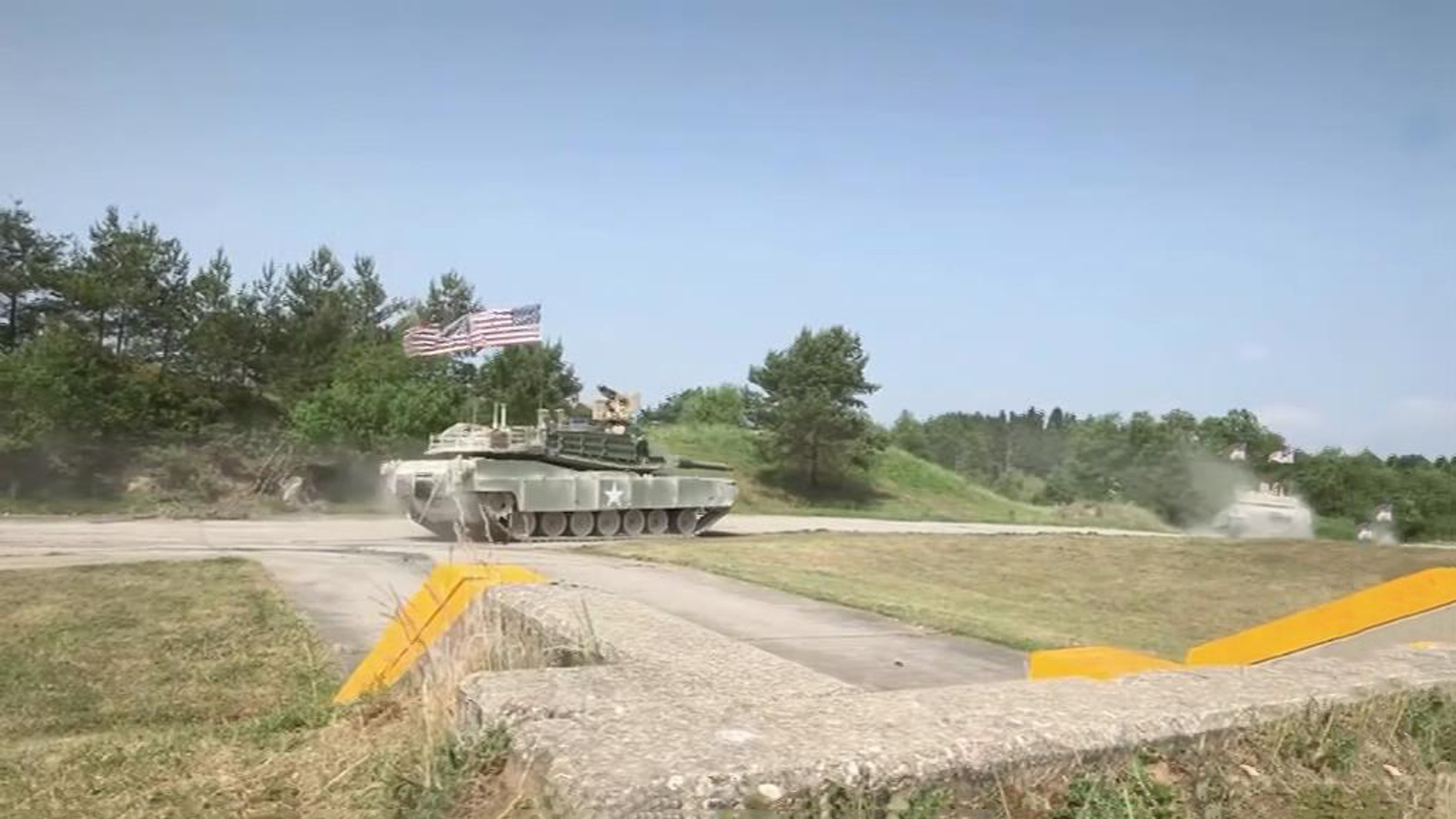 Запад дозирует "танковый допинг" Украине