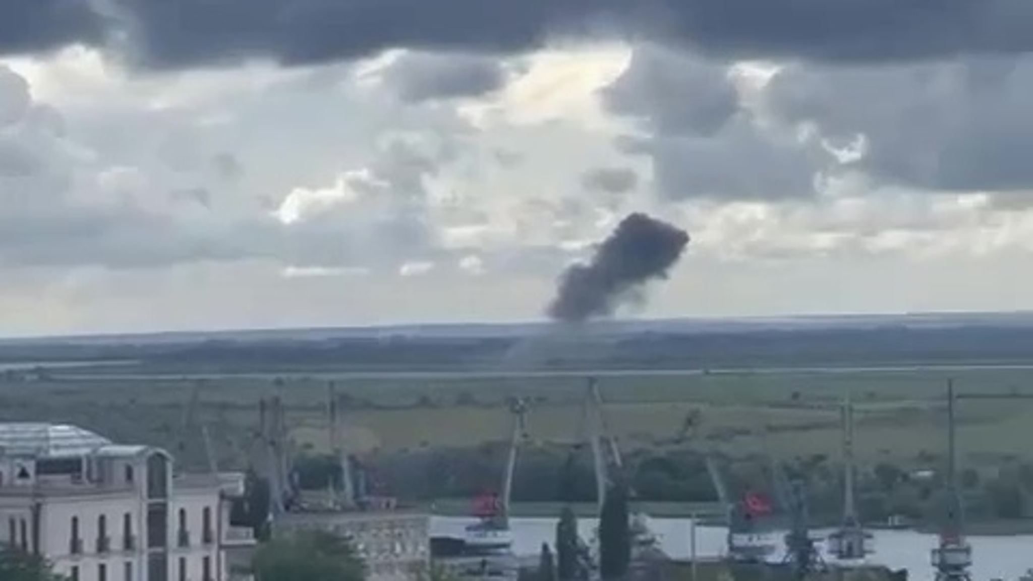 Работу системы ПВО под Таганрогом сняли на видео