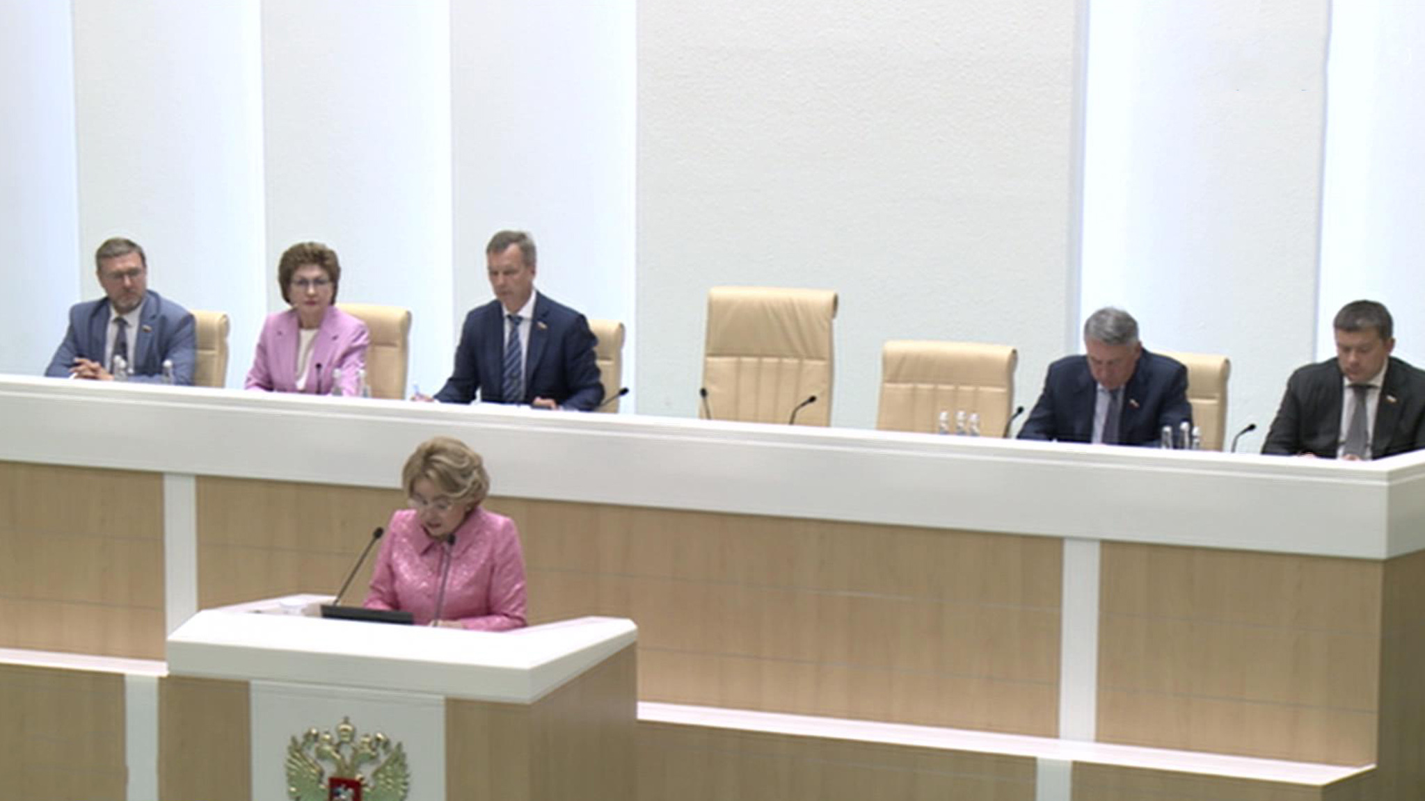 Матвиенко: сенаторы перевыполнили план в весеннюю сессию