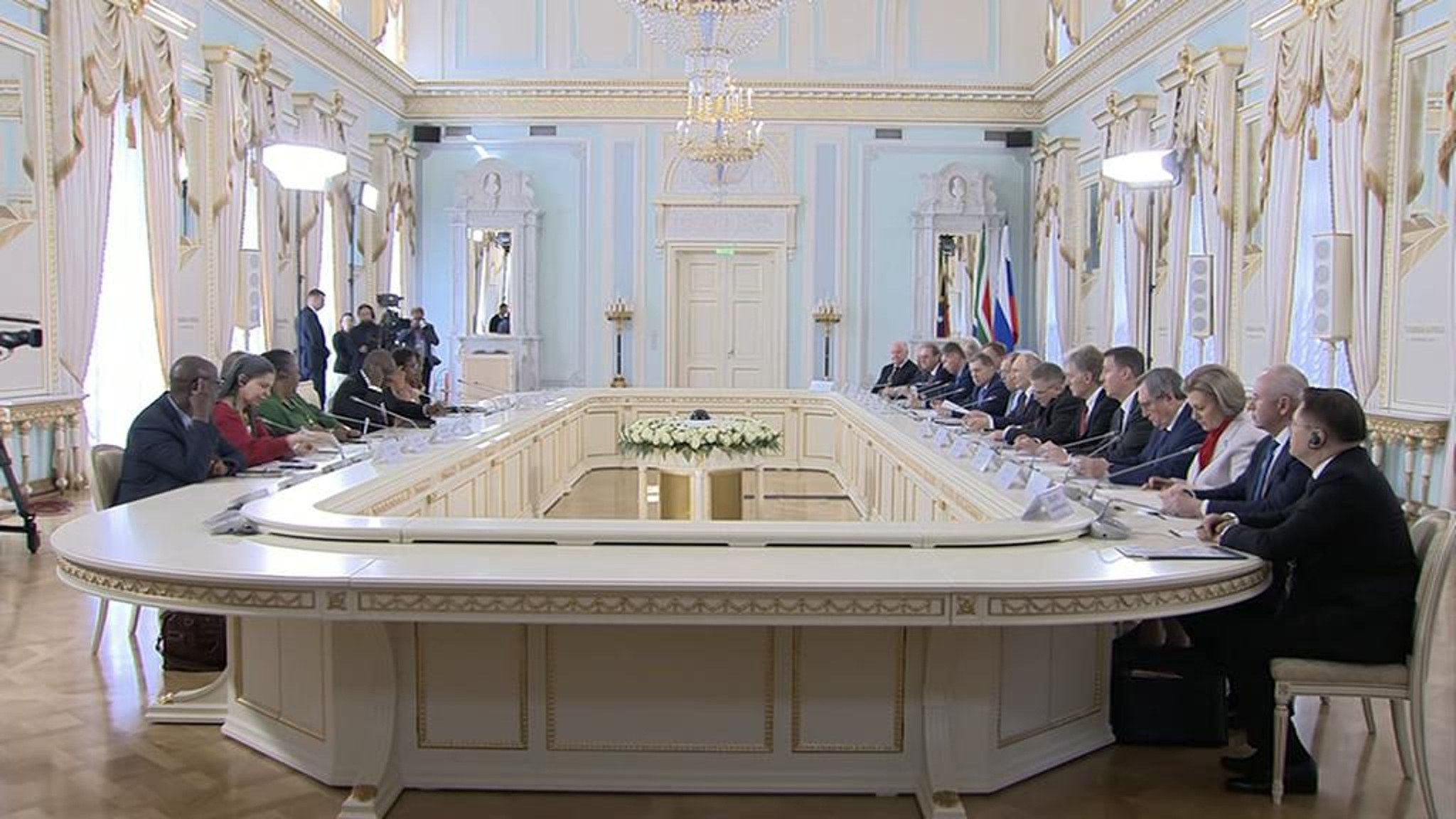 Владимир Путин обсудил с лидерами стран Африки урегулирование кризиса на Украине