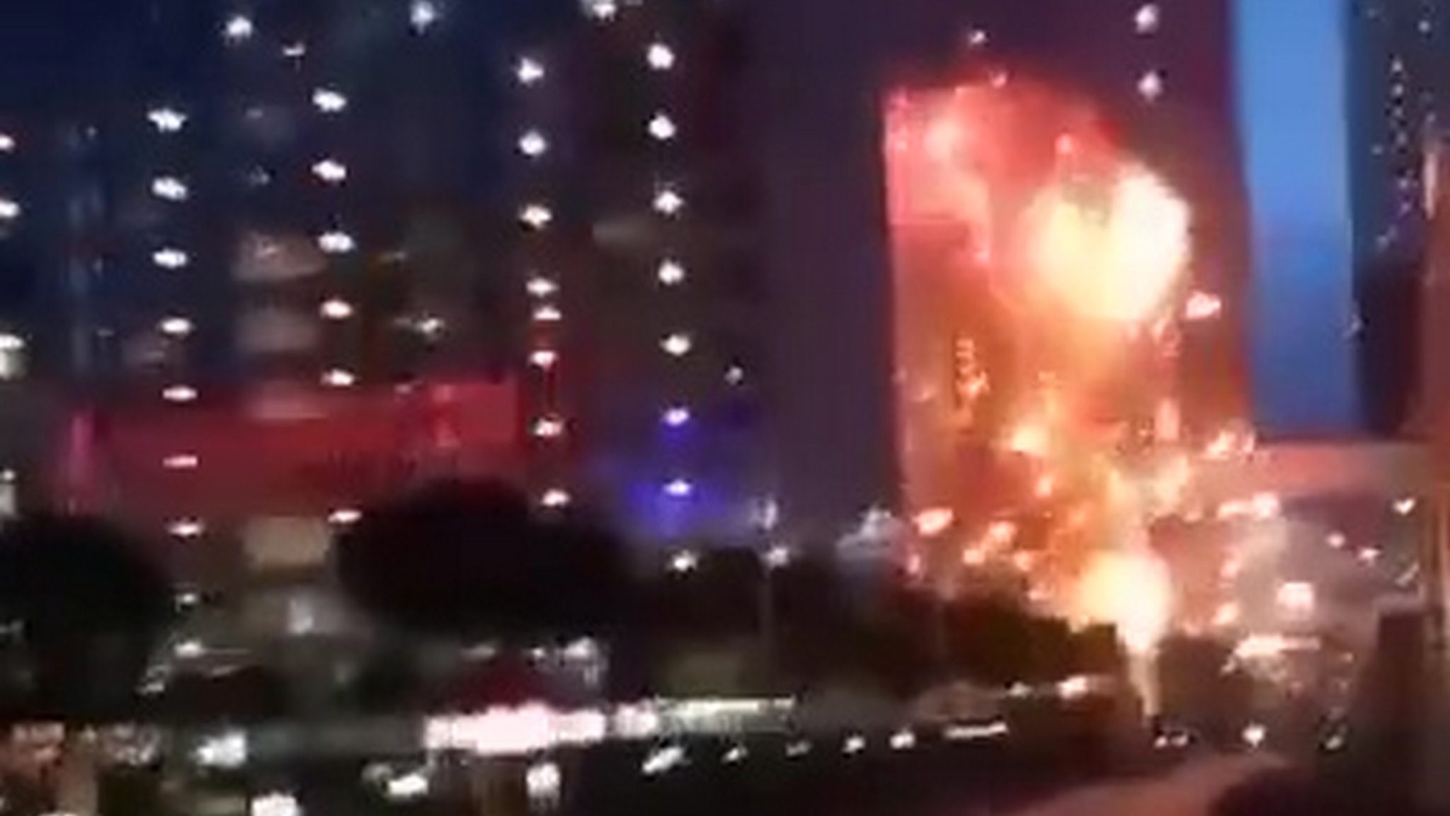 Момент взрыва беспилотников в "Москве-Сити" сняли на видео