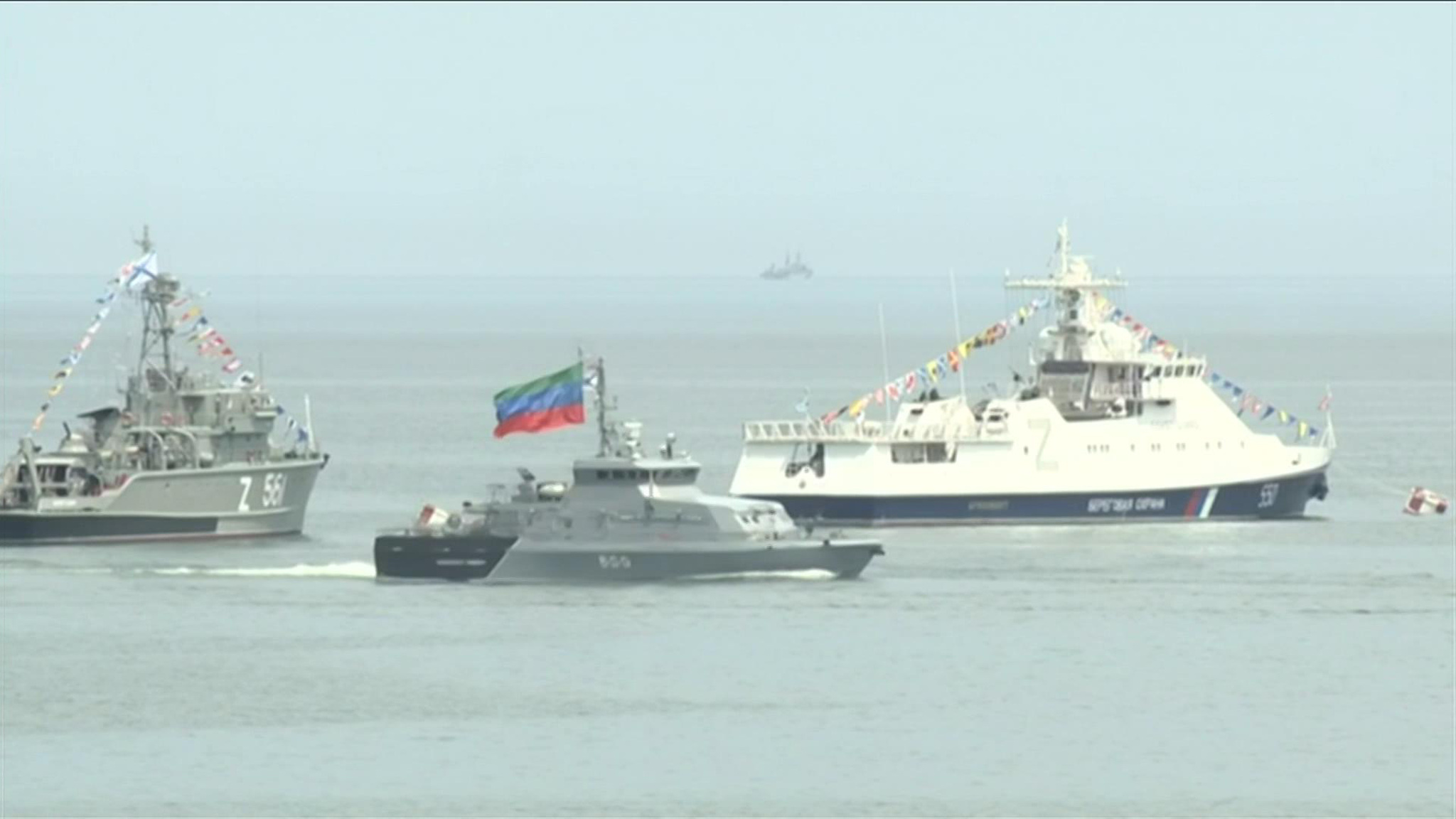 В Каспийске прошел парад боевых кораблей