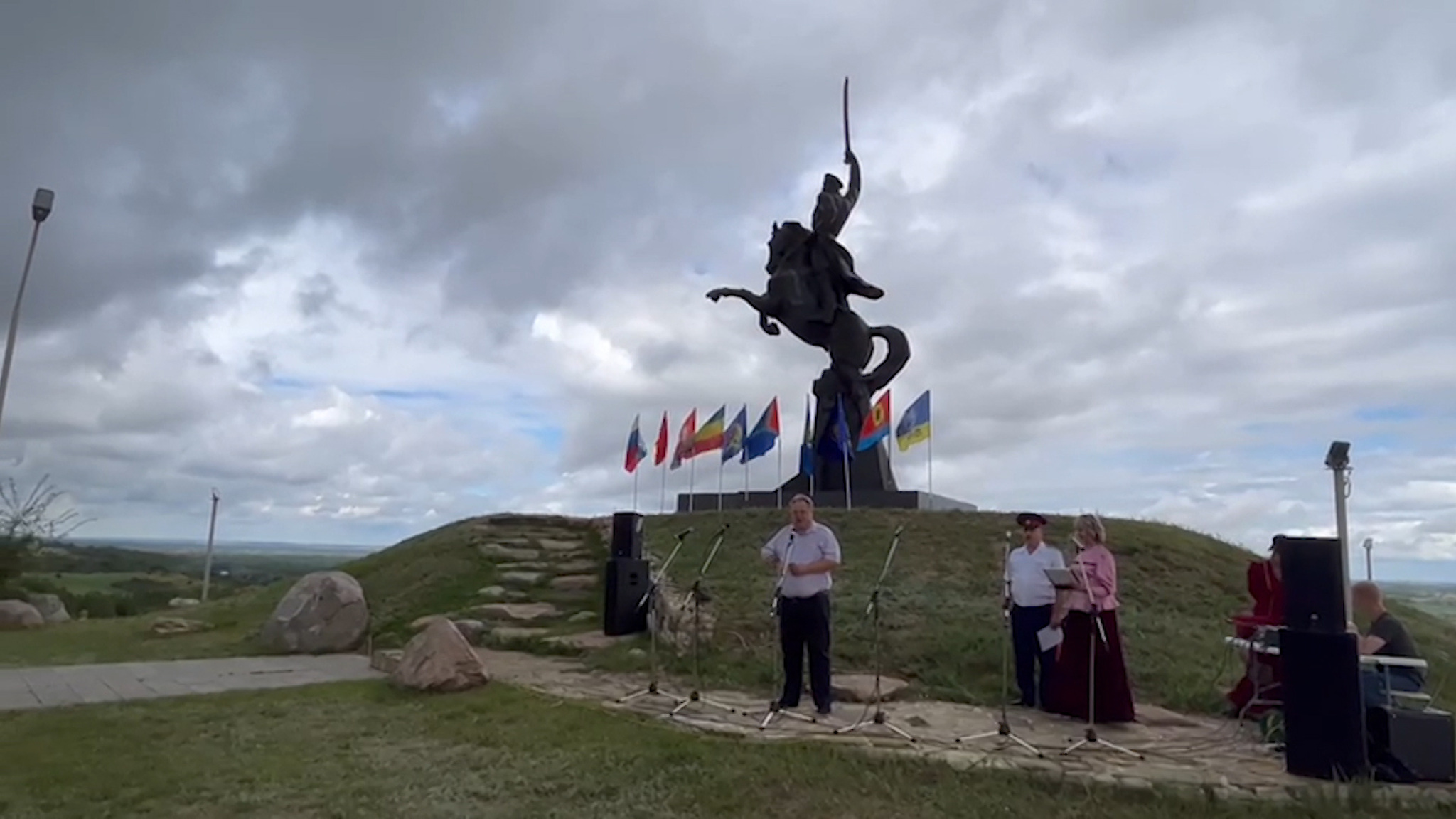 В Кумылженском районе состоялся фестиваль казачьей культуры "Золотой щит – казачий Спас"